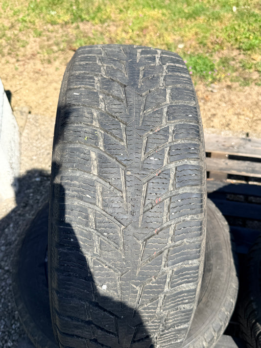 225/70/15C - 4 stagioni - Nokian - DOT 2023 - Usato