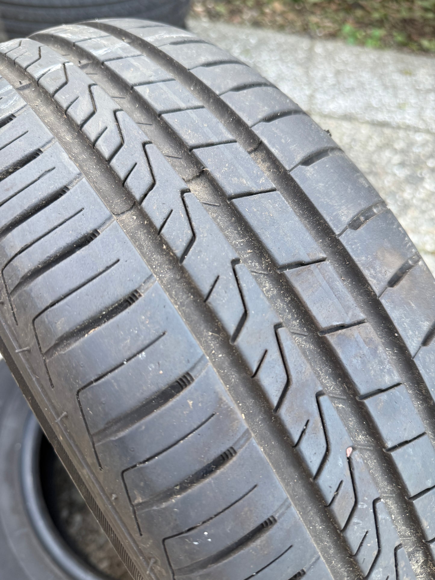 175/65/15 - Estive - Hankook - DOT 2020 - Usato