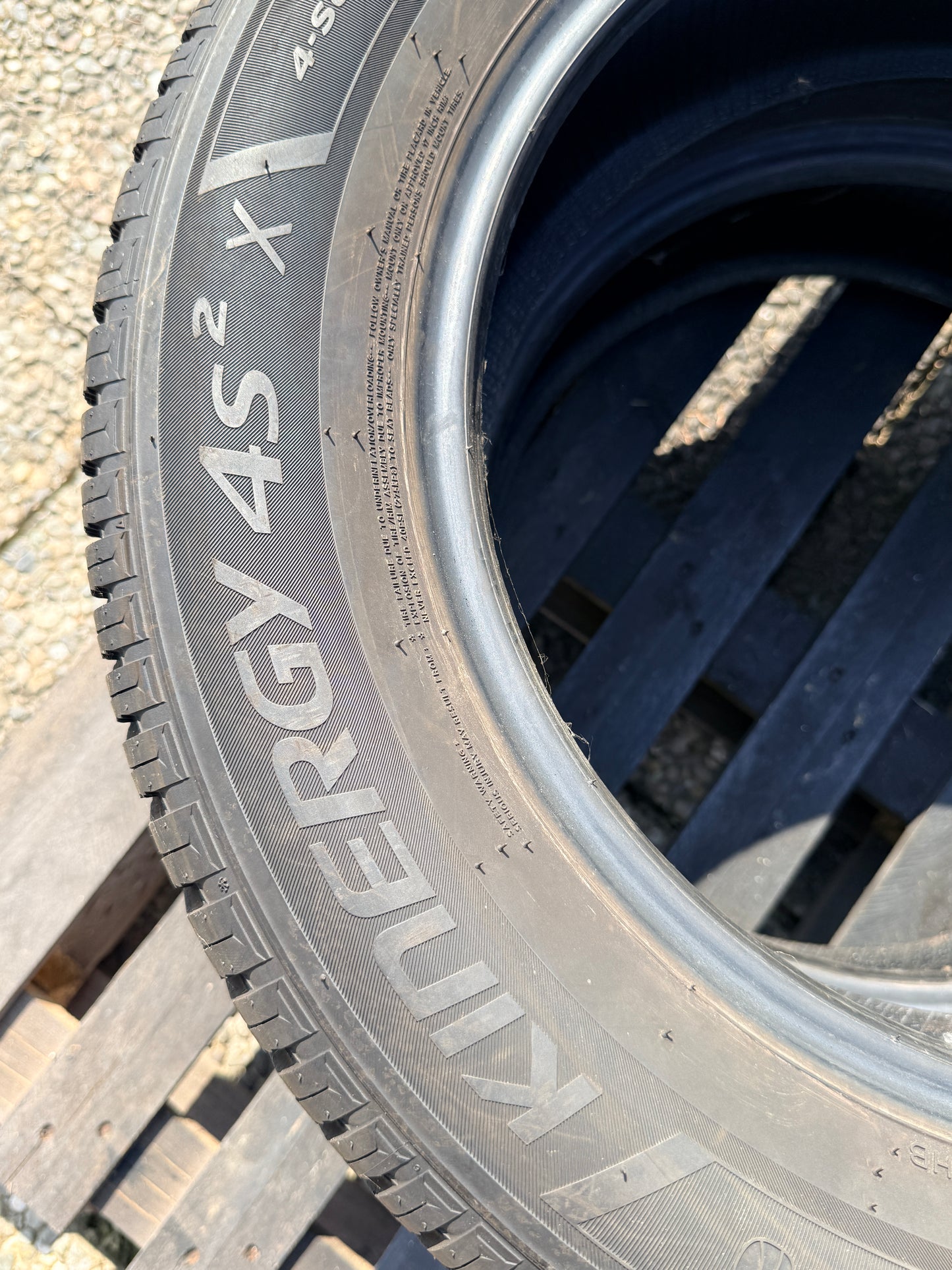 215/65/17 - 4 stagioni - Hankook - DOT 2023 - Usato