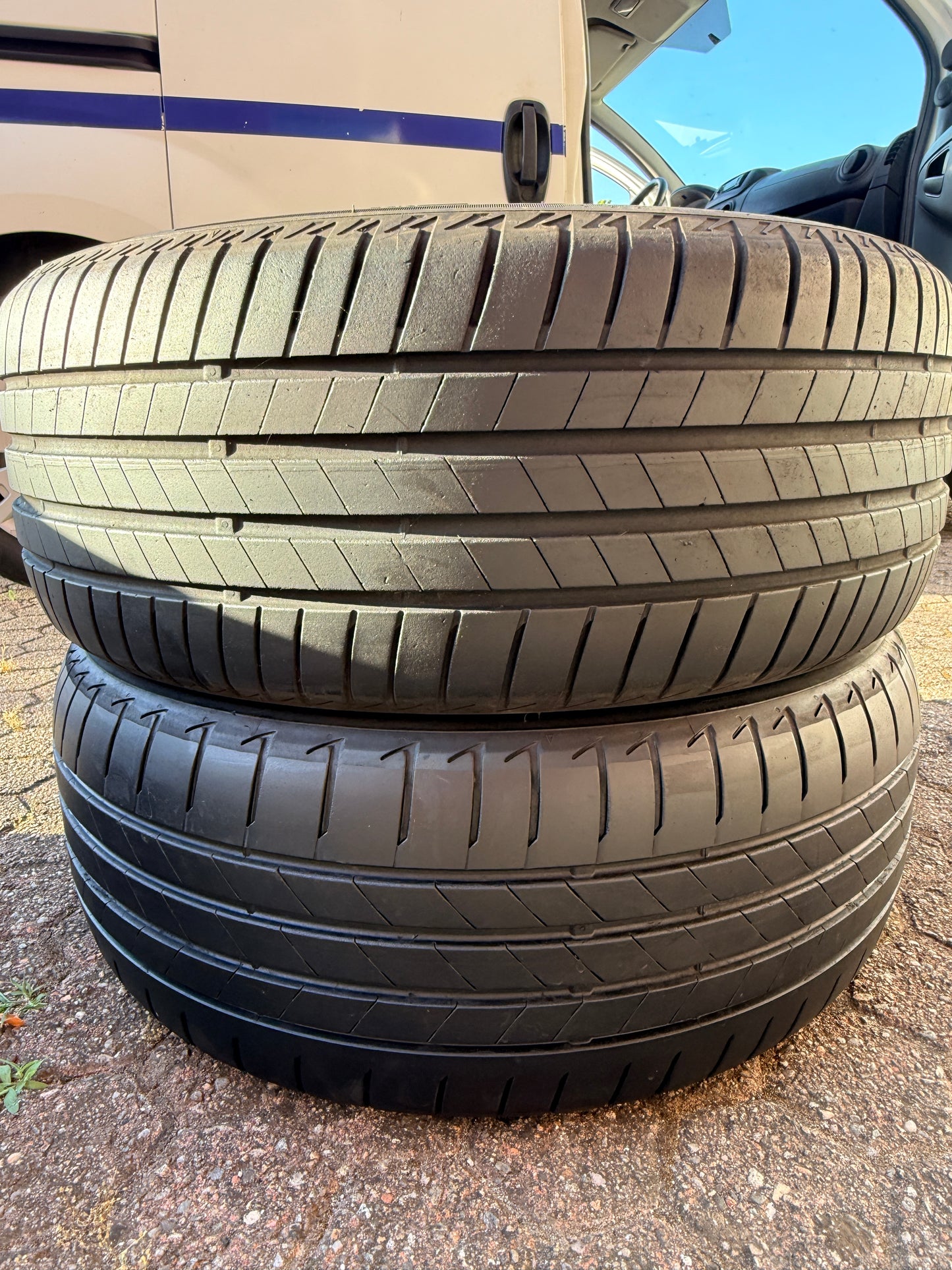 225/45/18 - Estive - Bridgestone - DOT 2020 - Usato