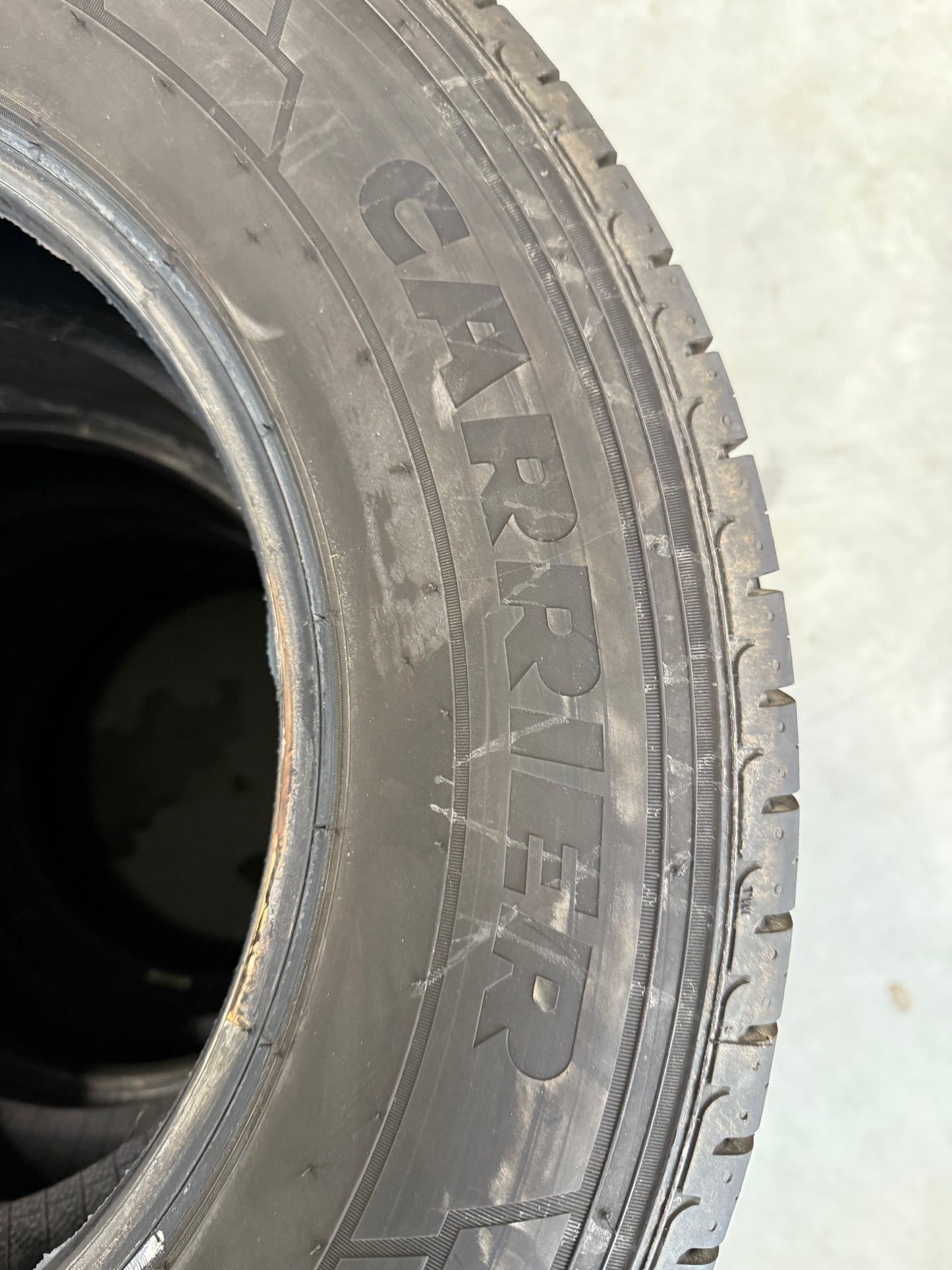 235/65/16C - estive - Pirelli - DOT 2022 - Usato