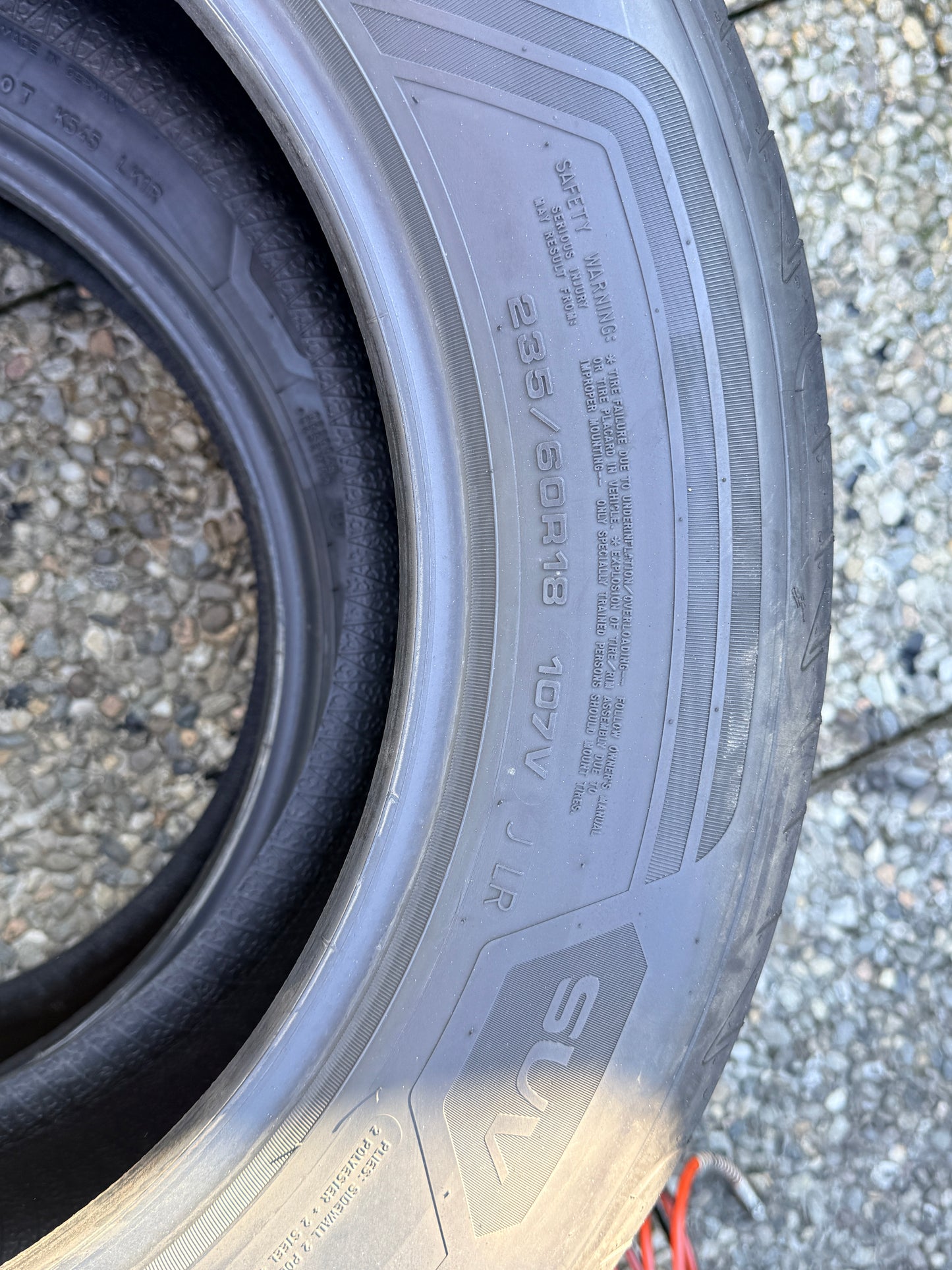 235/60/18 - Estive - Goodyear - DOT 2017 - Usato