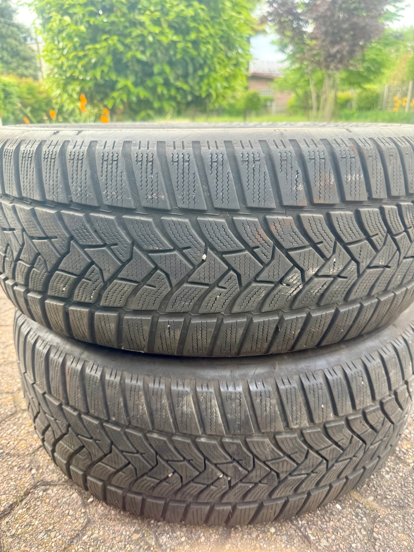 225/55/17 - Invernali - Dunlop - DOT 2020 - Usato