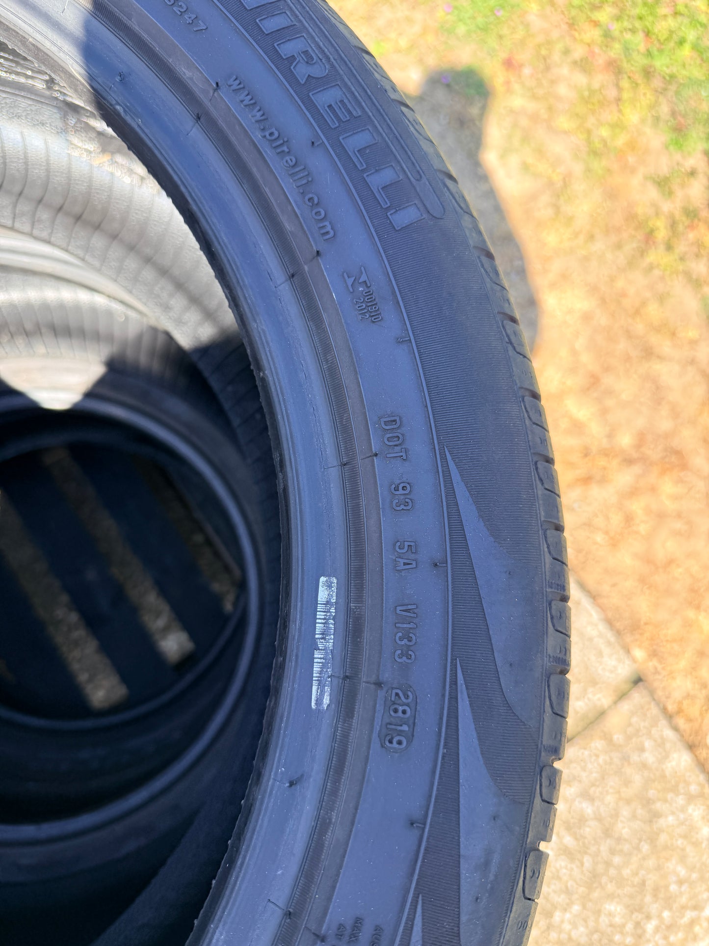 255/45/19-Estive - Pirelli - DOT 2019 - Usato