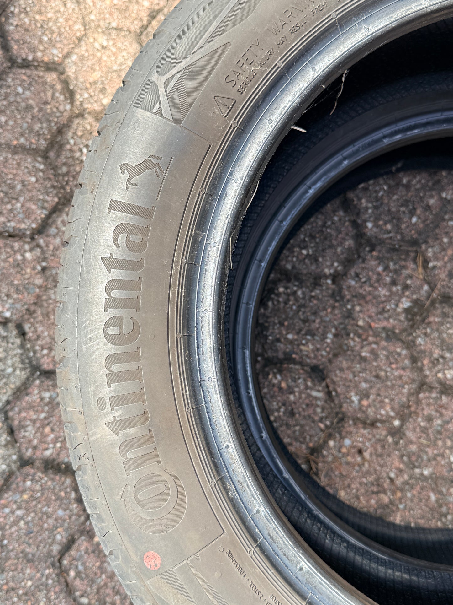 185/55/15 - Estive - Continental - DOT 2021 - Usato