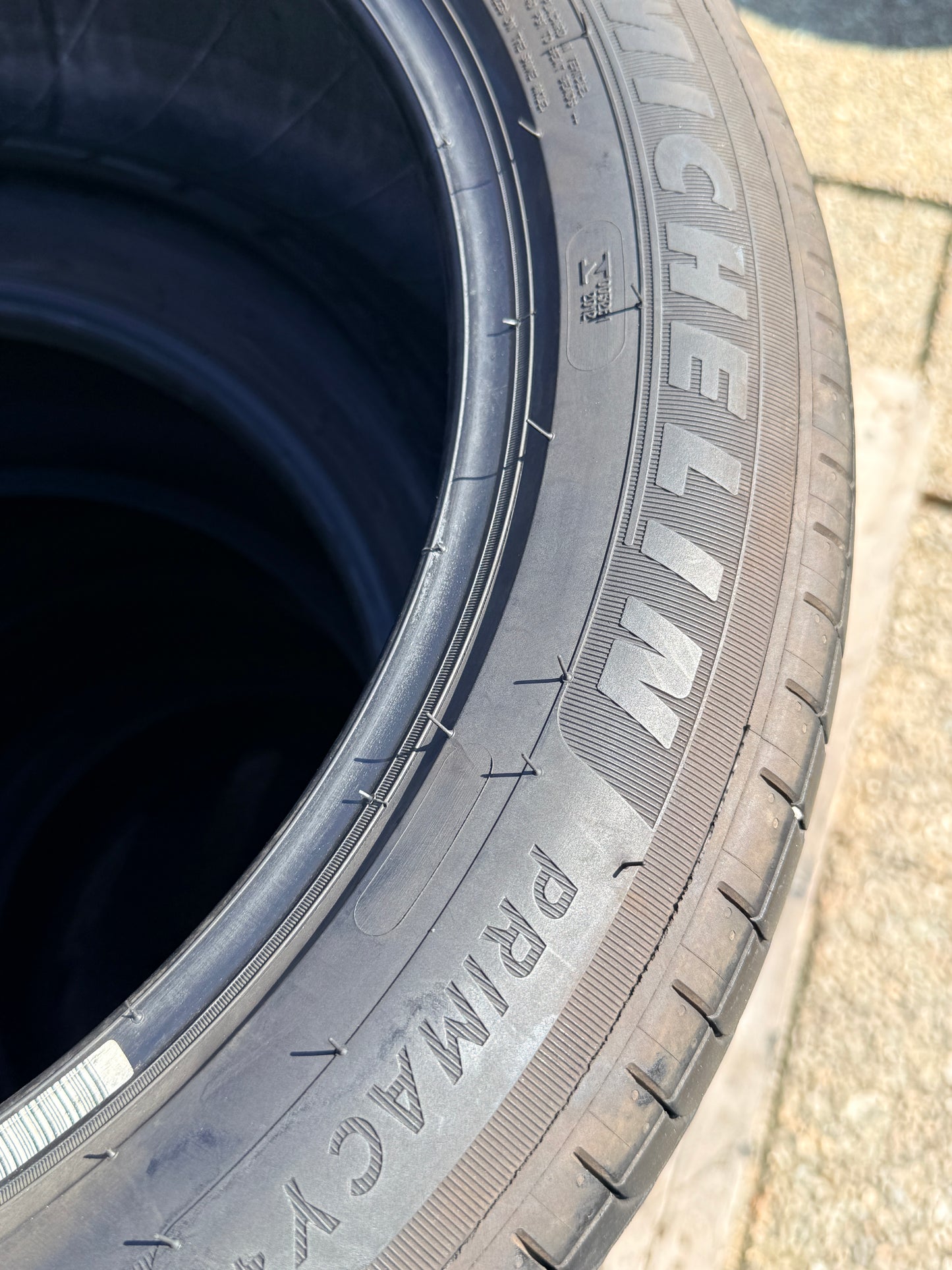 225/50/18 - Estive - Michelin - DOT 2021/2023 - Usato