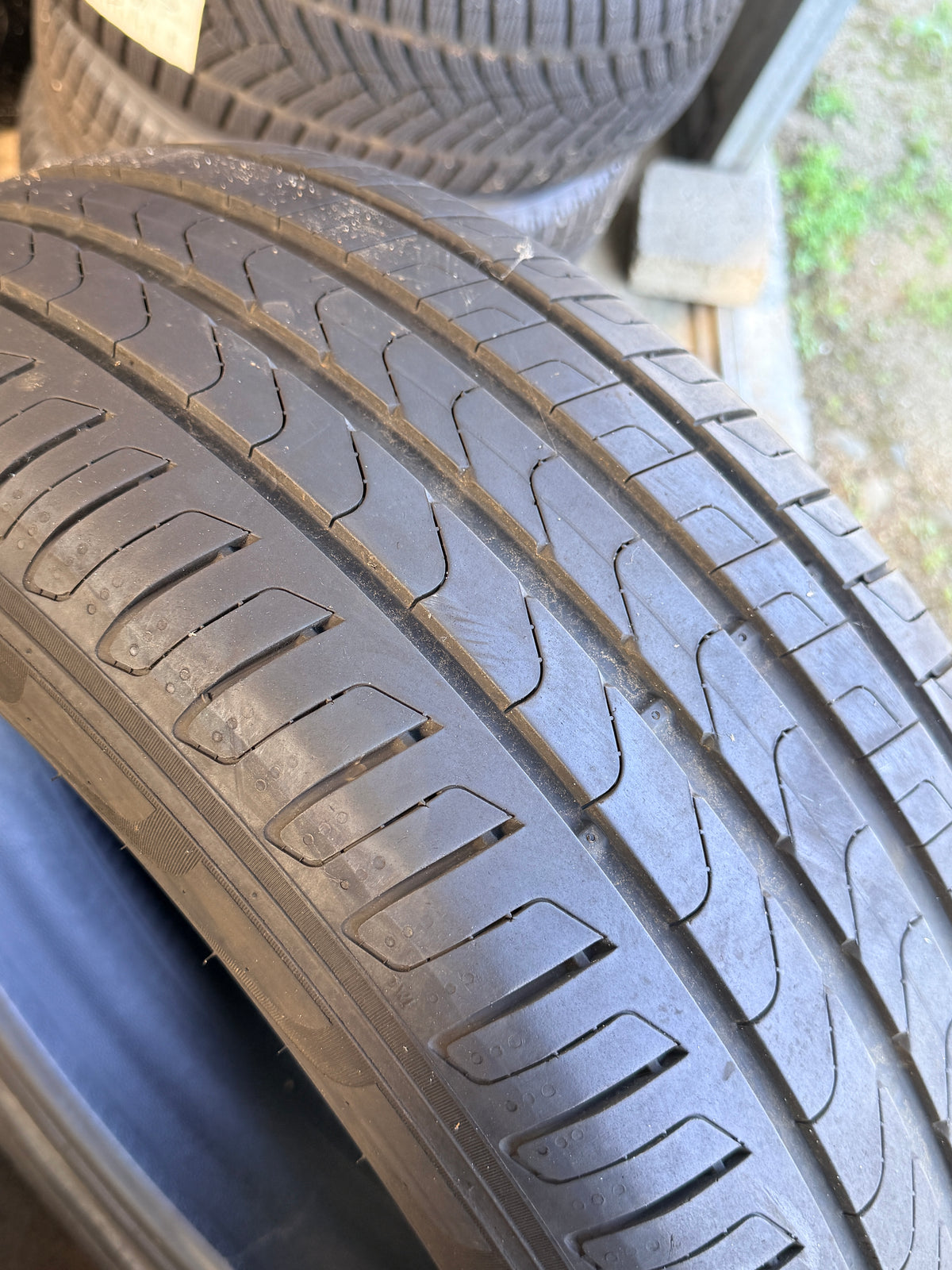 235/55/19 - Estive - Pirelli - DOT 2024 - Usato