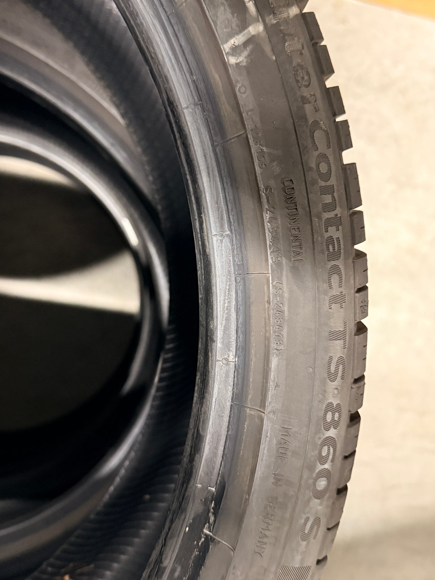 245/35/21 - Invernali - Continental - DOT 2023 - Usato