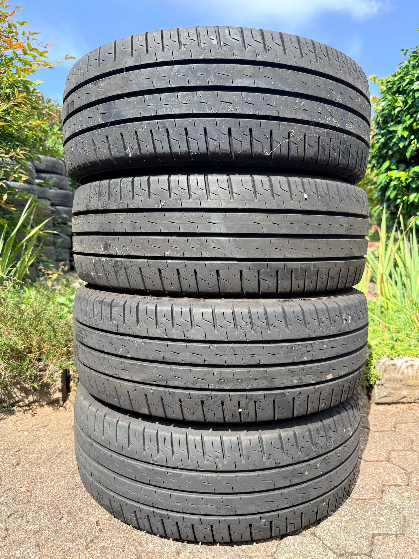235/65/16C - estive - Pirelli - DOT 2020 - Usato