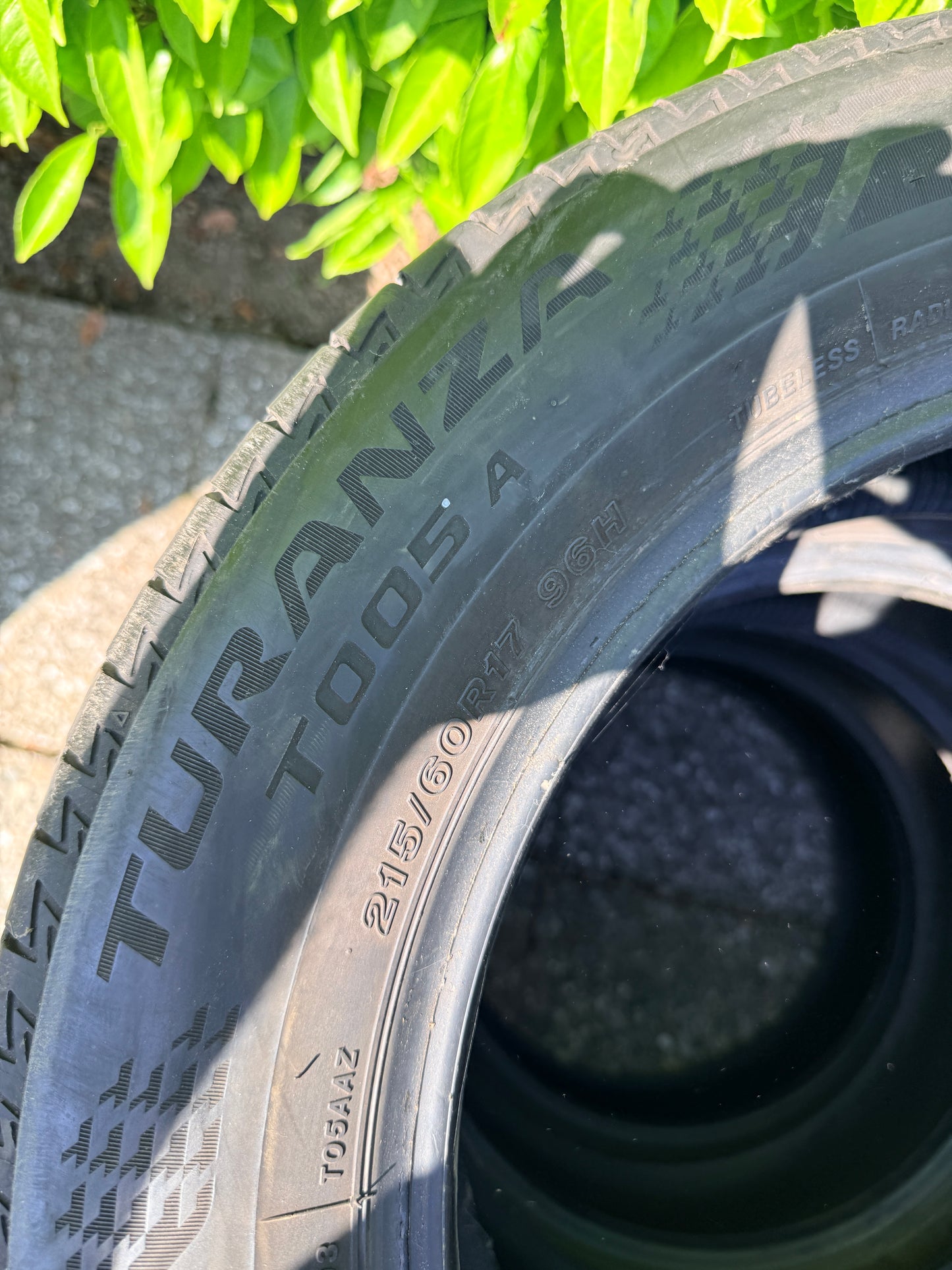 215/60/17 - Estive - Bridgestone - DOT 2020 - Usato
