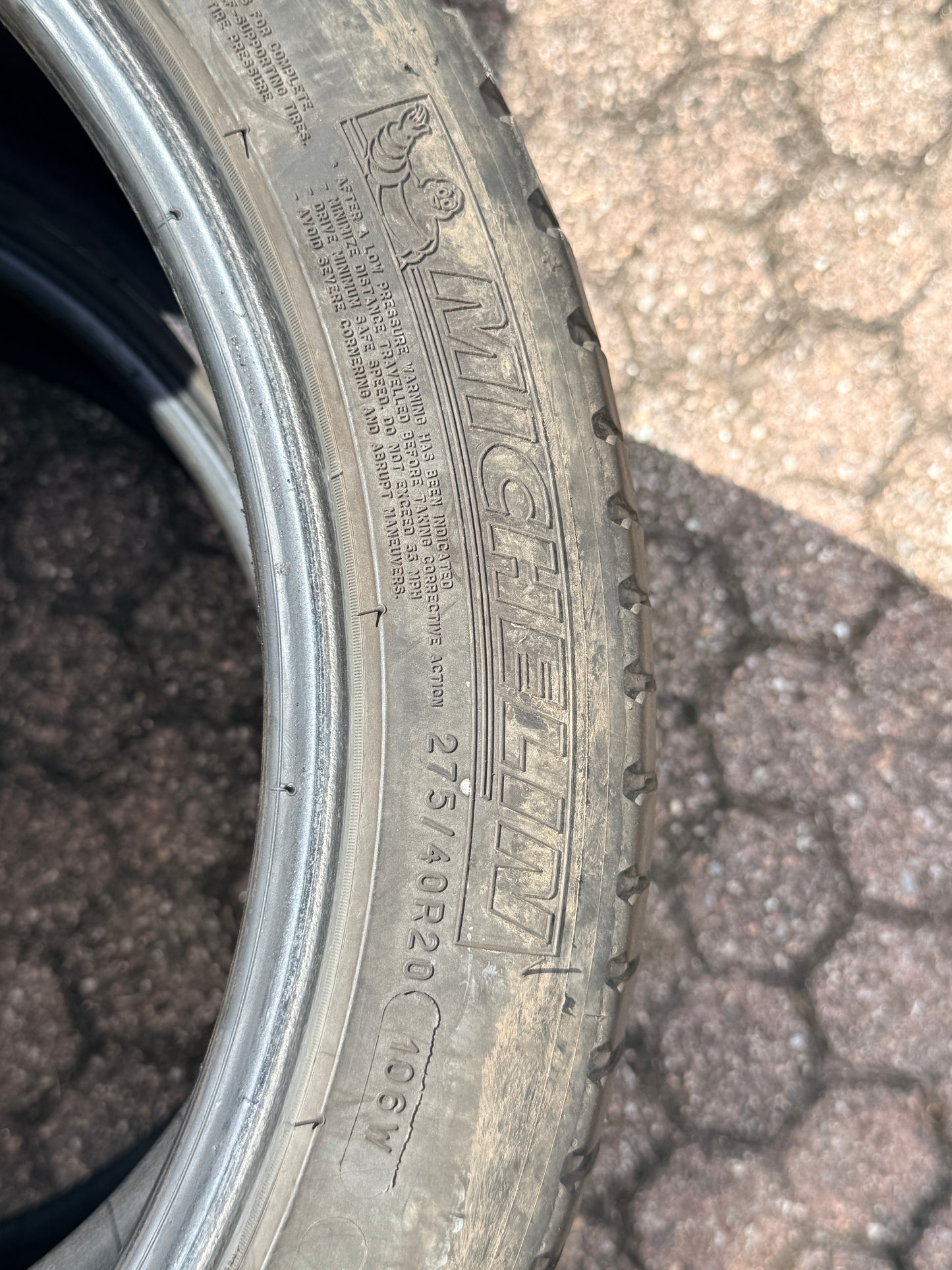 275/40/20-Estive-Michelin- DOT 2022- Usato