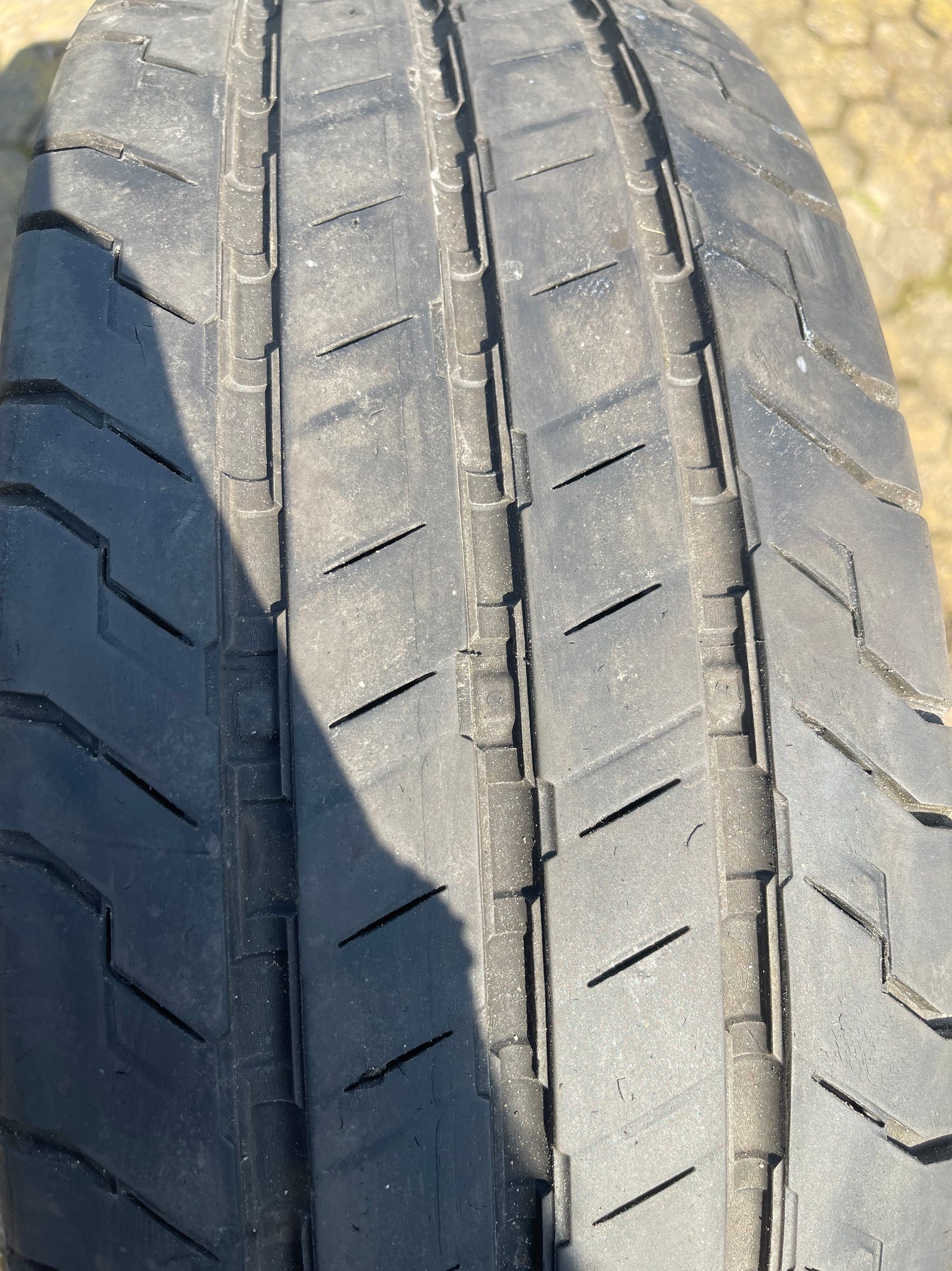 215/70/15C - Estive - Continental - DOT 2022 - Usato
