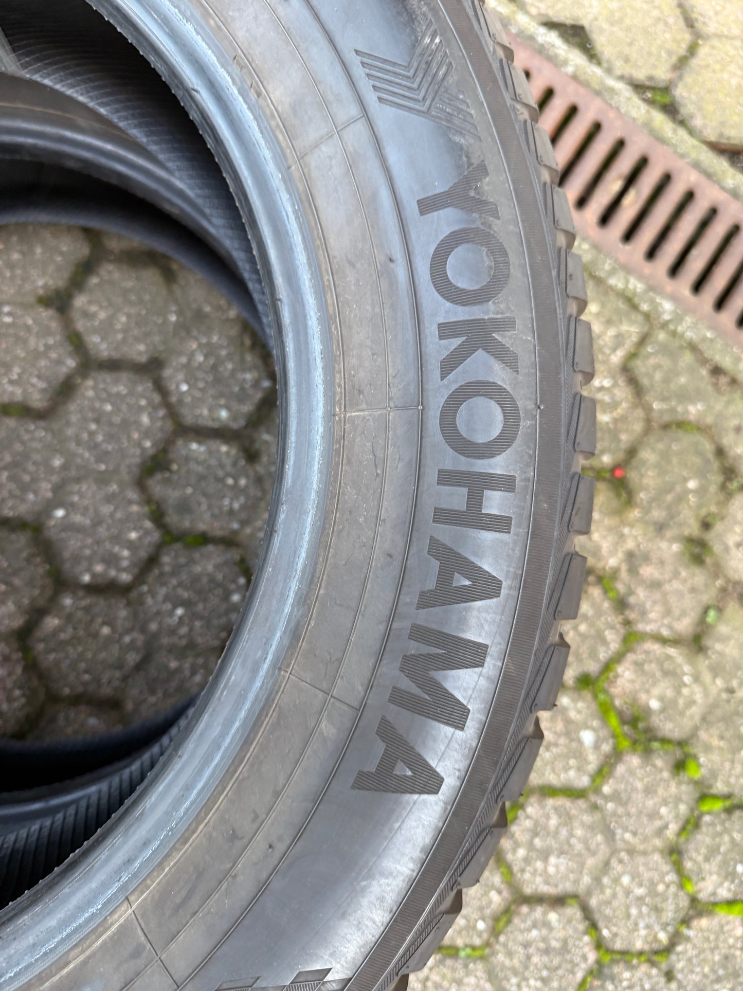 215/60/17 - Invernali - Yokohama - DOT 2020 - Usato