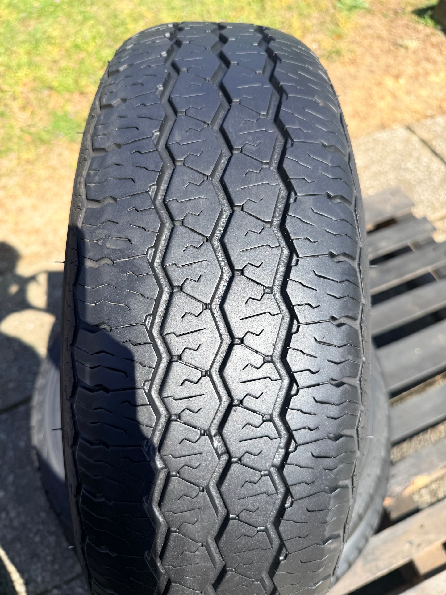 195/70/14 - Estive - TrailerMaxx - DOT 2017 - Usato