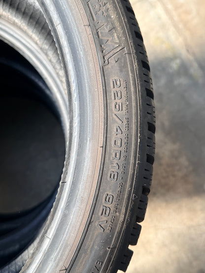 225/40/18 - invernali - Dunlop - DOT 2021 - Nuovi - Demo