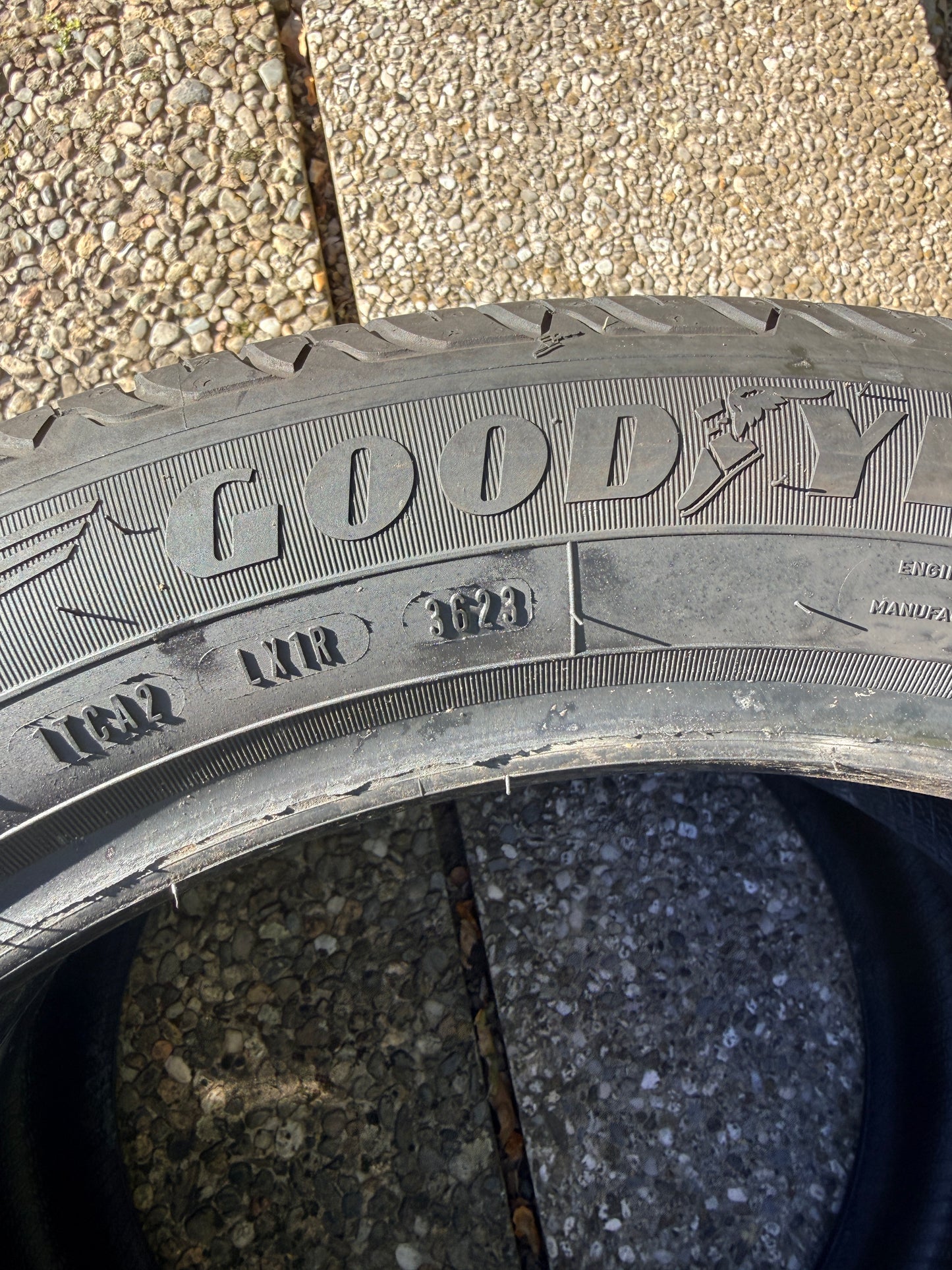 245/45/19 - Estive - Goodyear - DOT 2023 - Usato