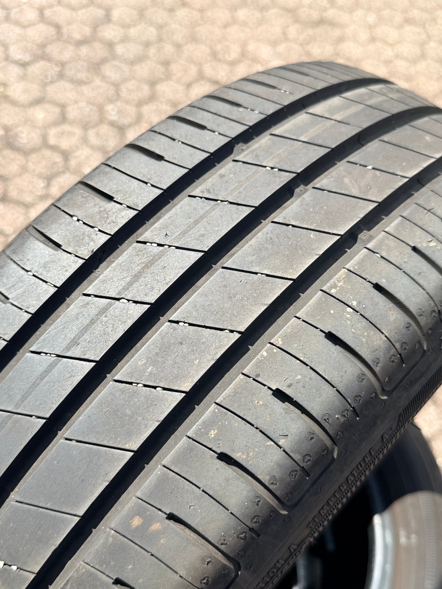 185/55/15 - Estive - Goodyear - DOT 2023 - Usato