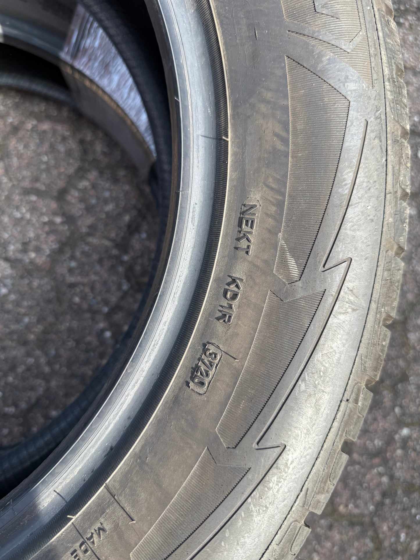 215/60/17 - Invernali - Goodyear - DOT 2020 - Usato