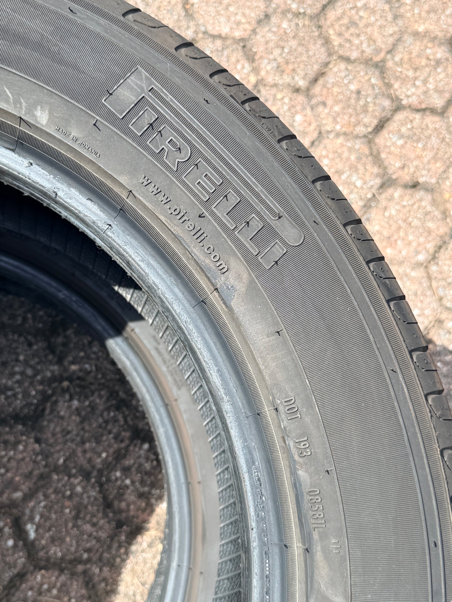 235/55/19 - Estive - Pirelli - DOT 2023 - Usato