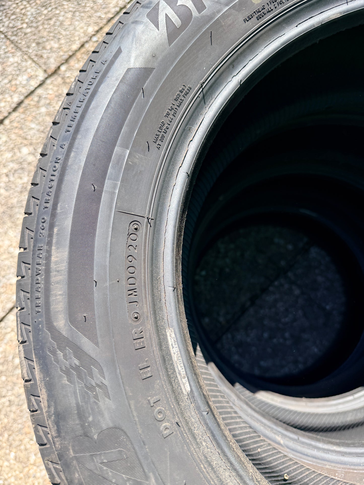 215/60/17 - Estive - Bridgestone - DOT 2020 - Usato