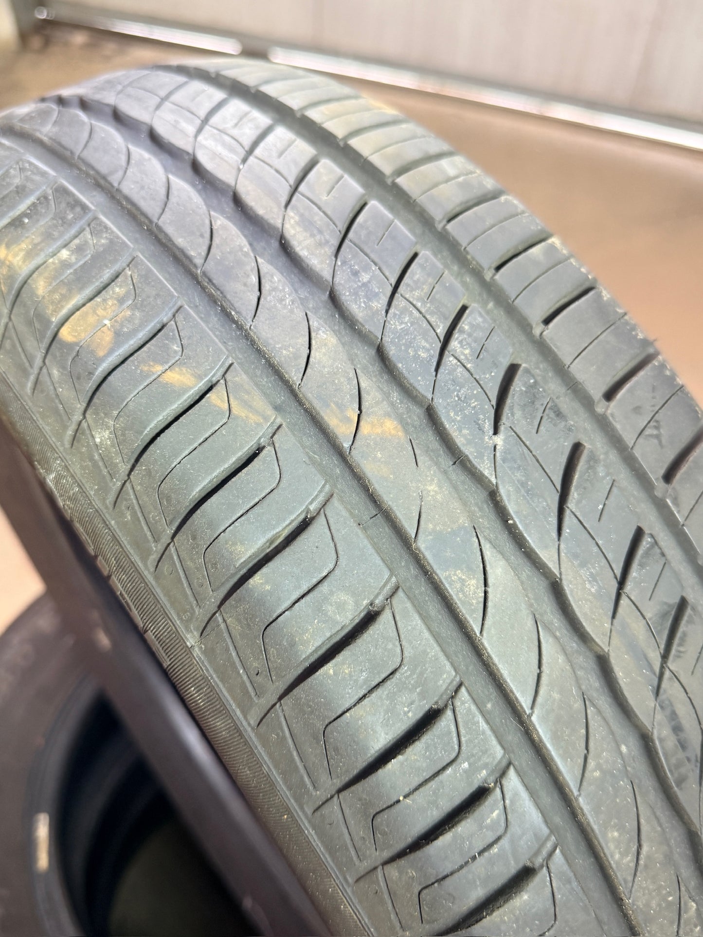 185/65/15 - Estive - Pirelli - DOT 2021-2023 - Usato