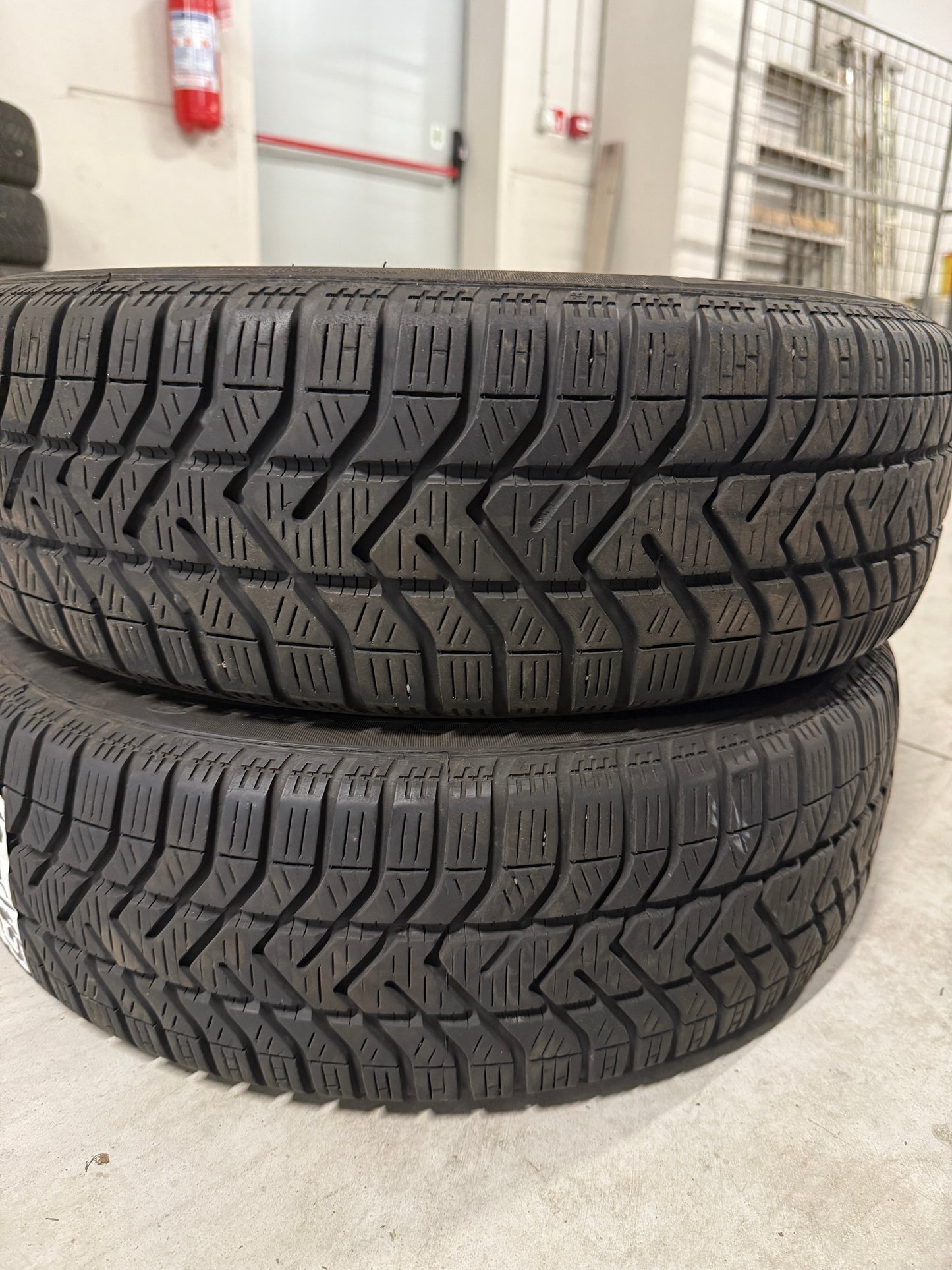 175/65/14- Invernali - Pirelli - DOT 2022 - Usato