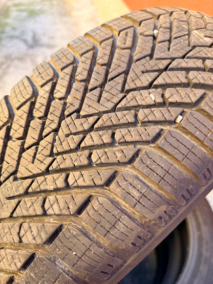 205/55/19 - Invernali - Pirelli - DOT 2024 - Usato
