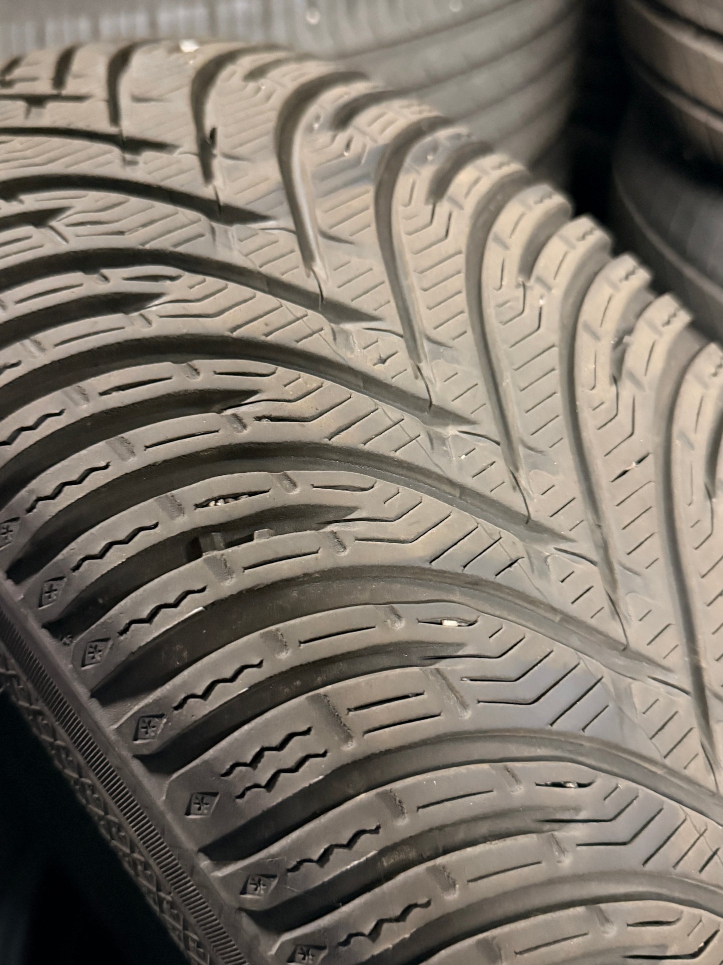 215/60/17 - Invernali - Kleber - DOT 2021 - Usato