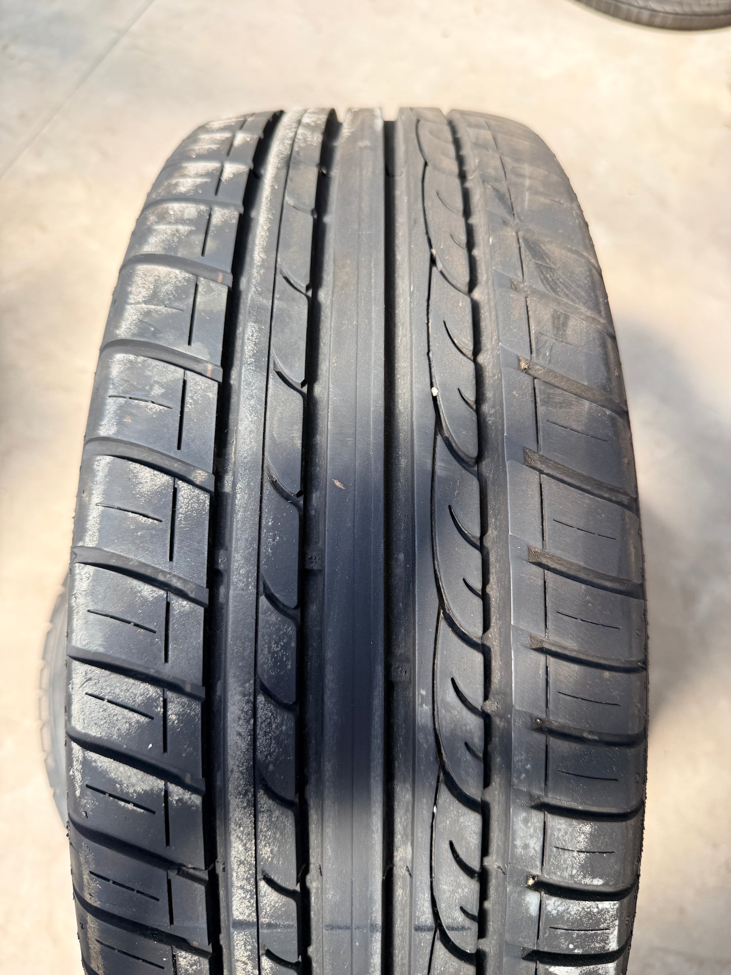205/55/17 - Estive - Dunlop - DOT 2022 - Usato