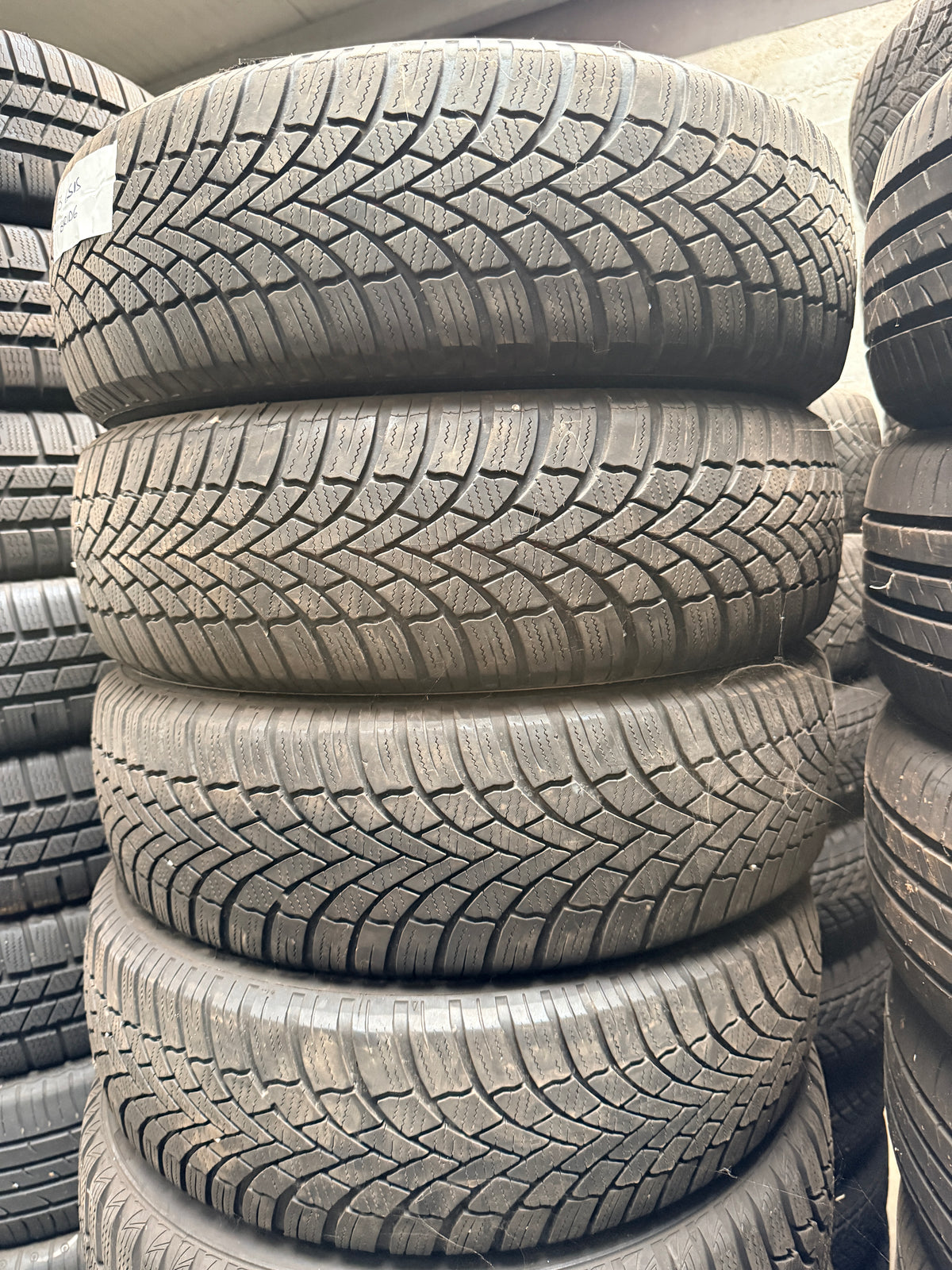 175/65/15 - Invernali - Bridgestone - DOT 2023 - Usato