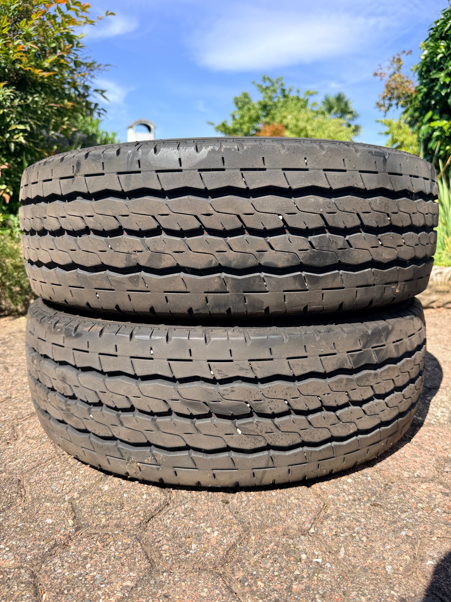 215/70/15C - Estive - Firestone - DOT 2023 - Usato