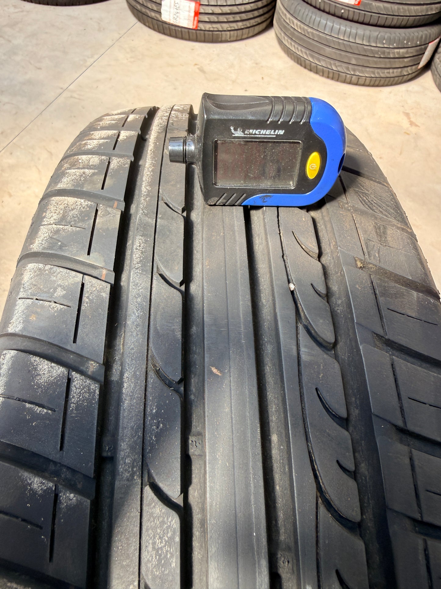 205/55/17 - Estive - Dunlop - DOT 2022 - Usato