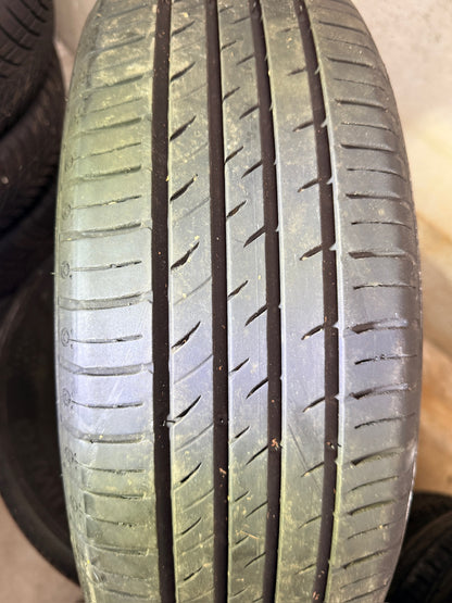205/60/16 - Estive - Kumho - DOT 2021/2023 - Usato