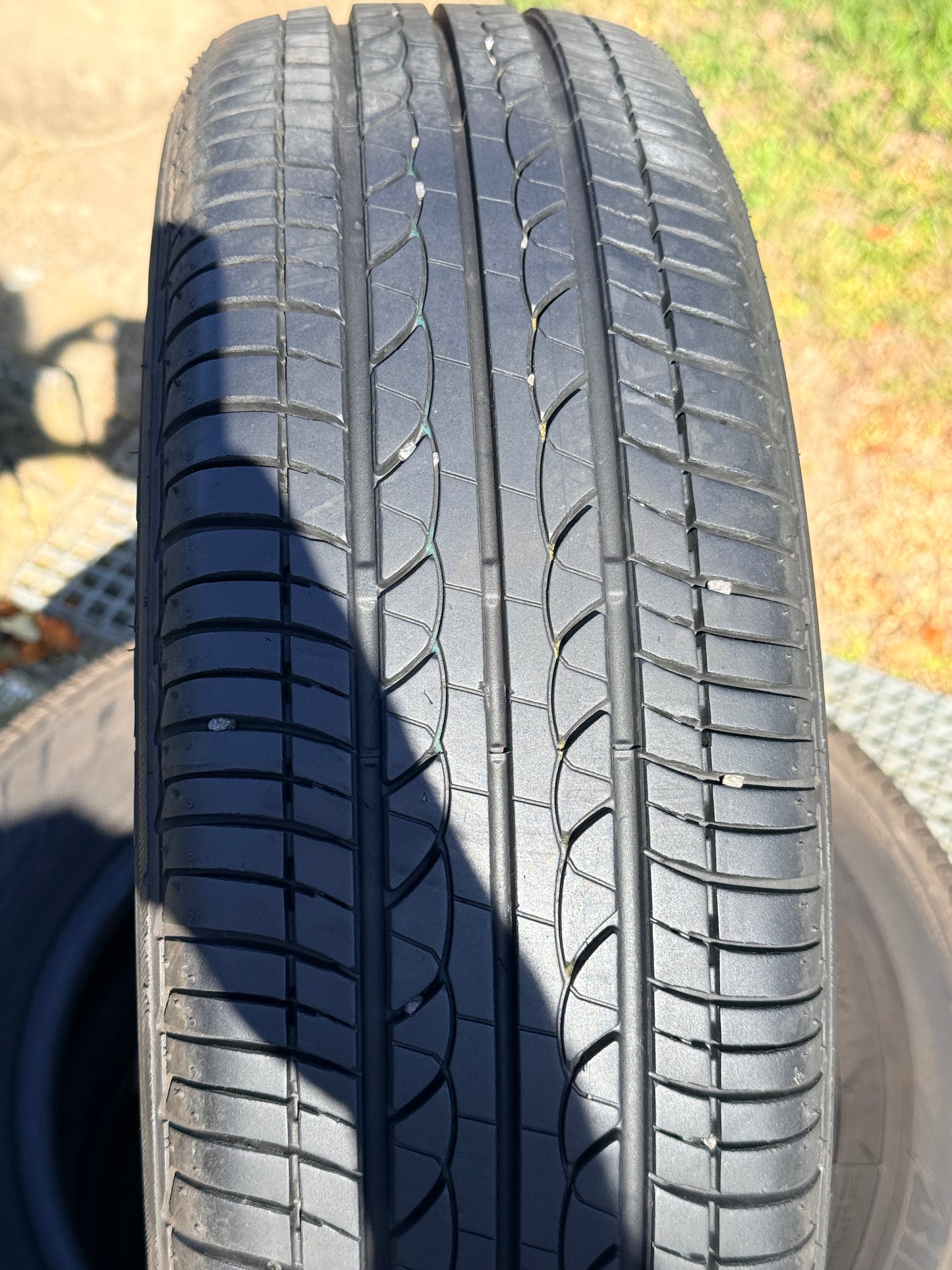 175/65/14 - Estive - Bridgestone - DOT 2015 - Usato