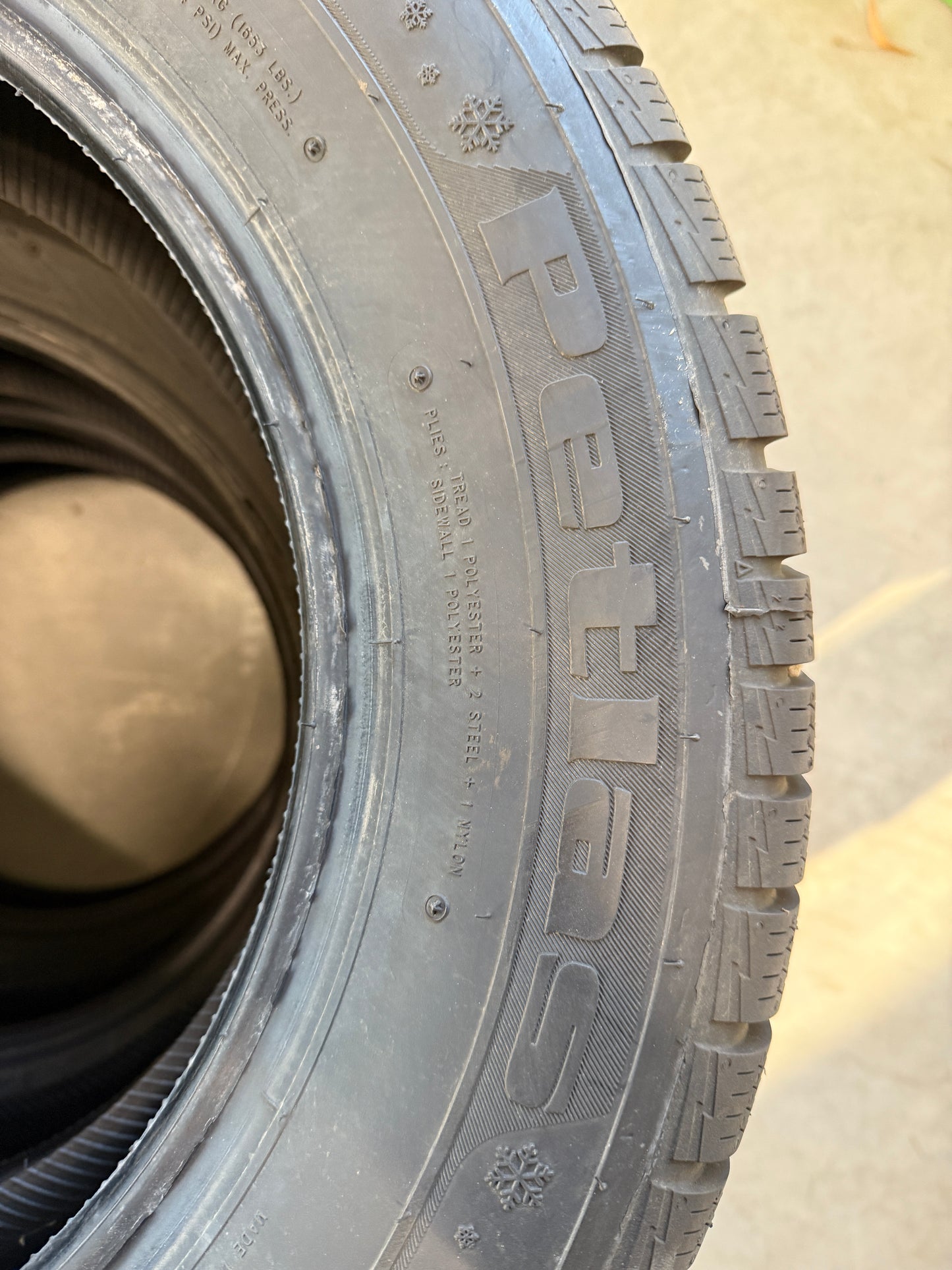 215/65/16 - Invernali - Petlas - DOT 2021 - Usato