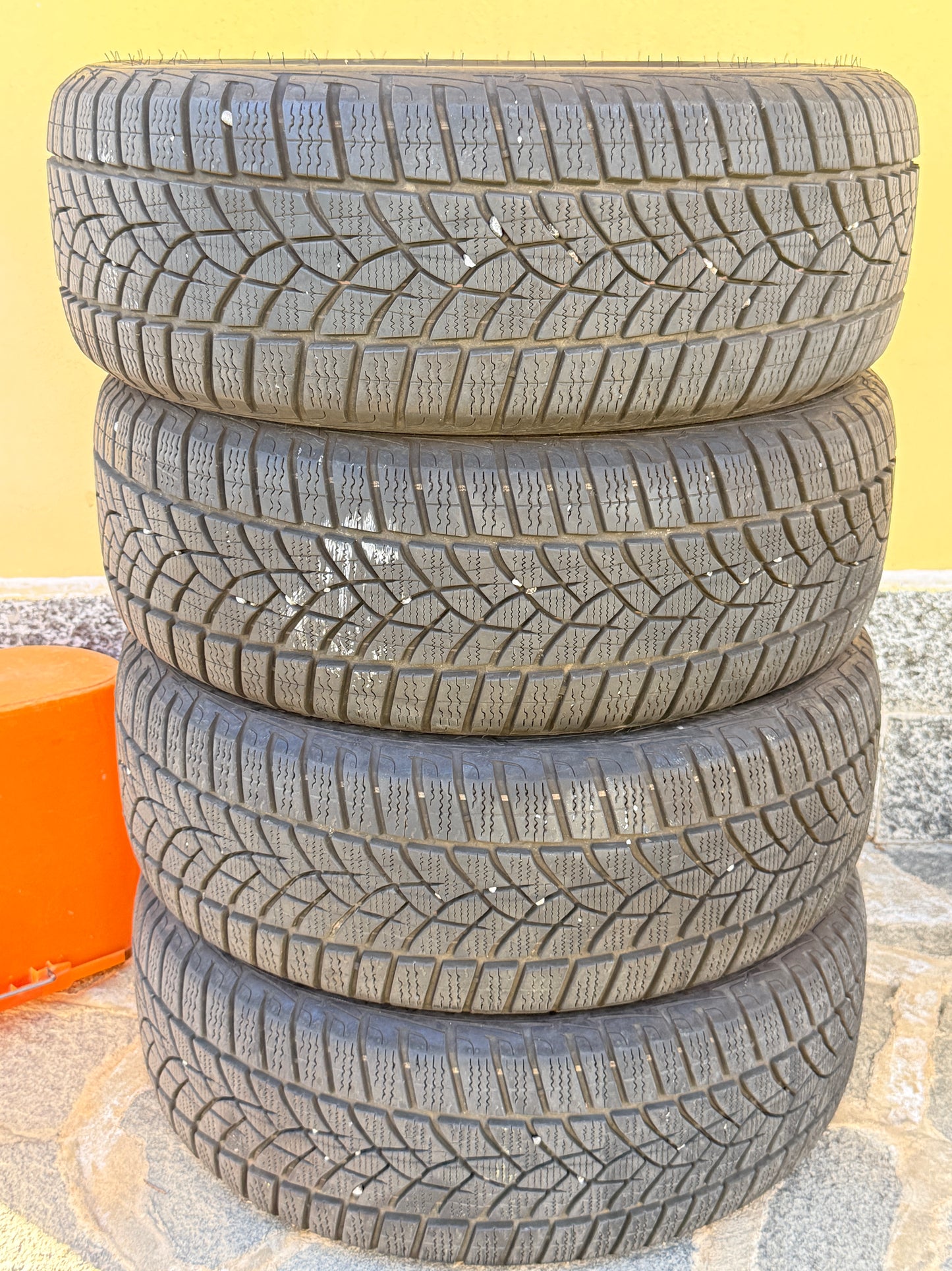 205/55/16-Invernali-Goodyear-DOT 2020-Usato