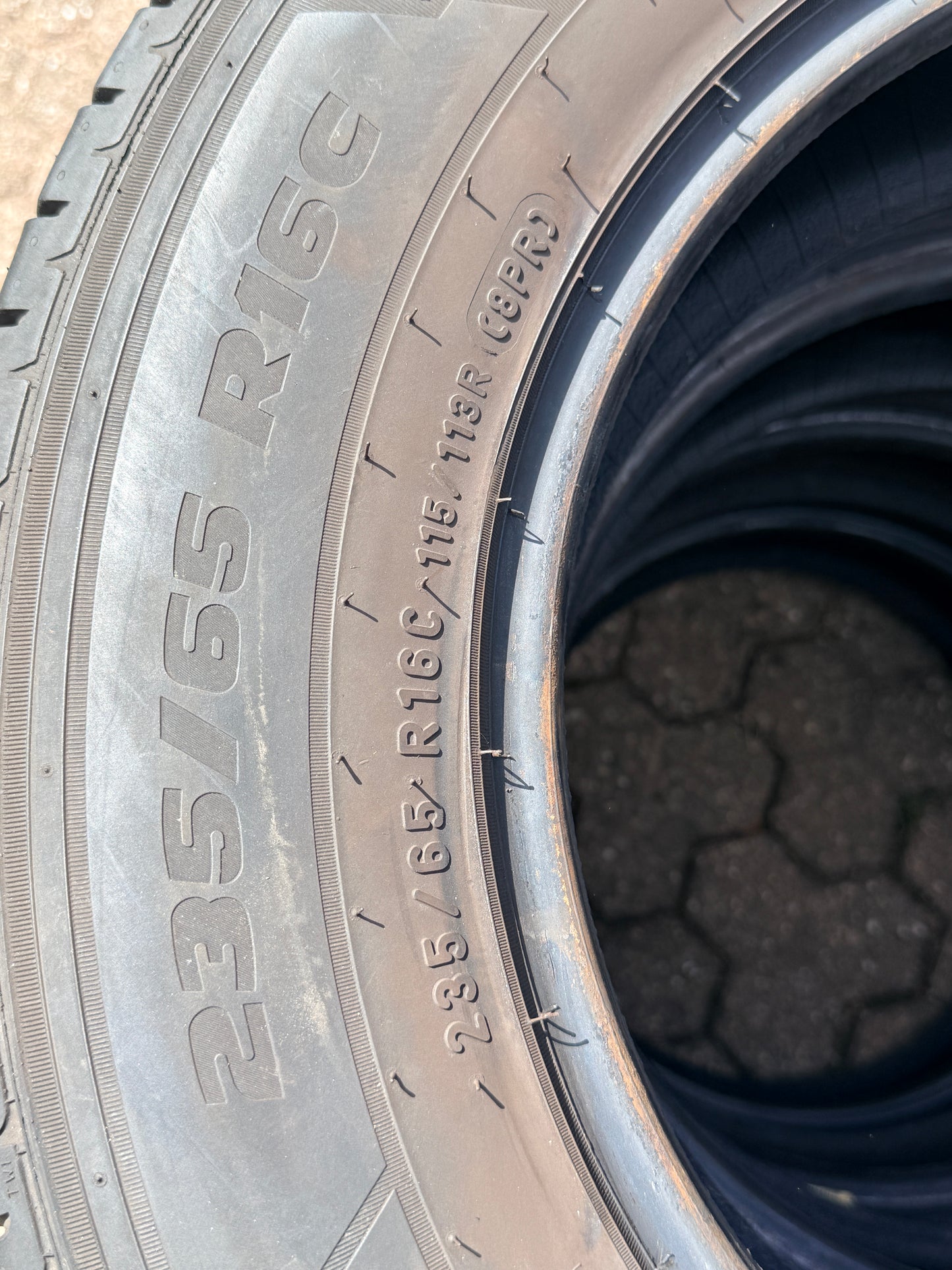 235/65/16C - estive - Pirelli - DOT 2020 - Usato