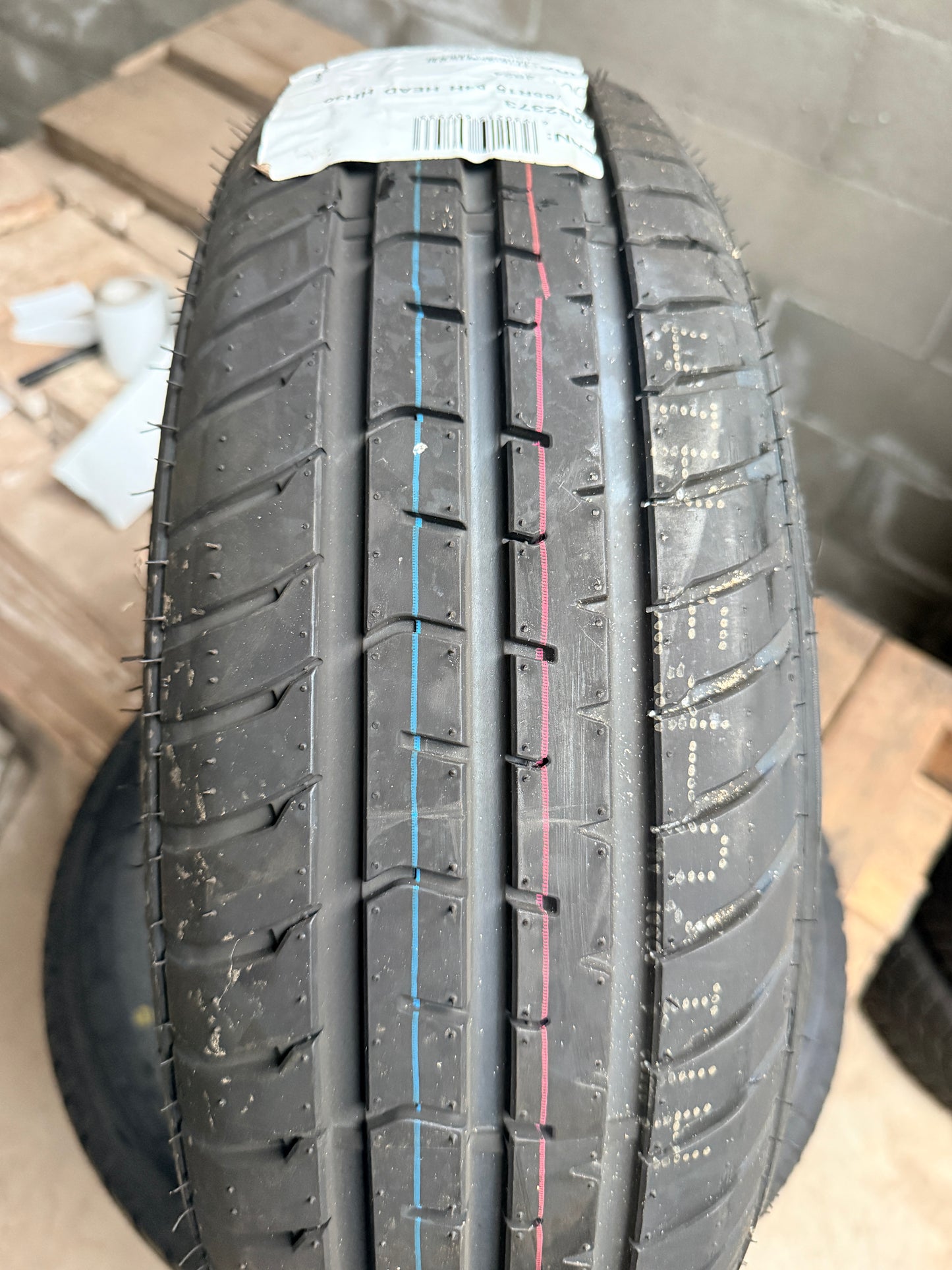 175/65/15 - Estive - Headway - Nuovo