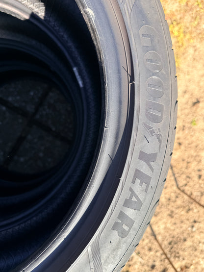 215/45/17 - Estive - Goodyear - DOT 2017 - Usato