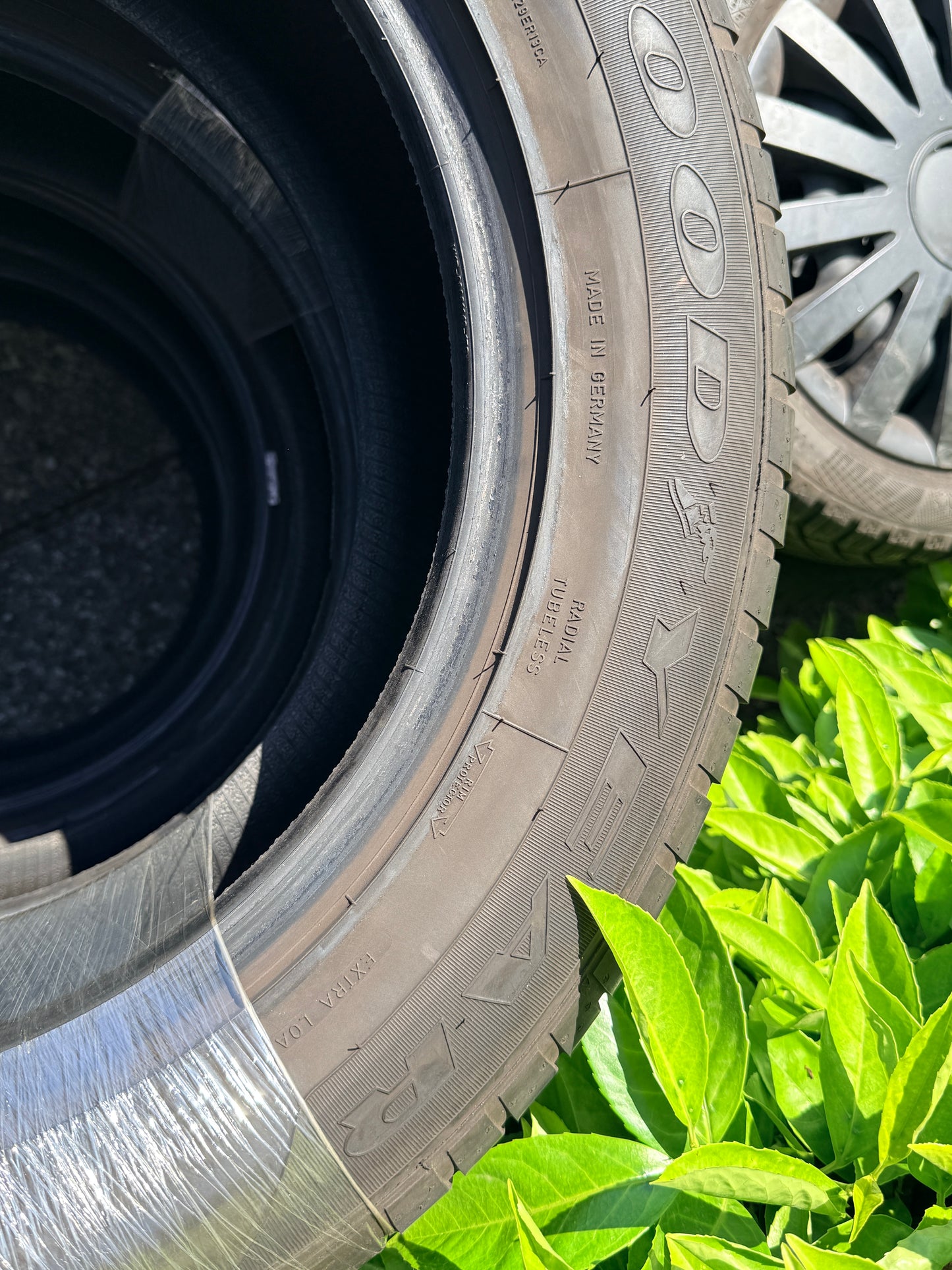 255/55/18 - Estive - Goodyear - DOT 2021 - Usato