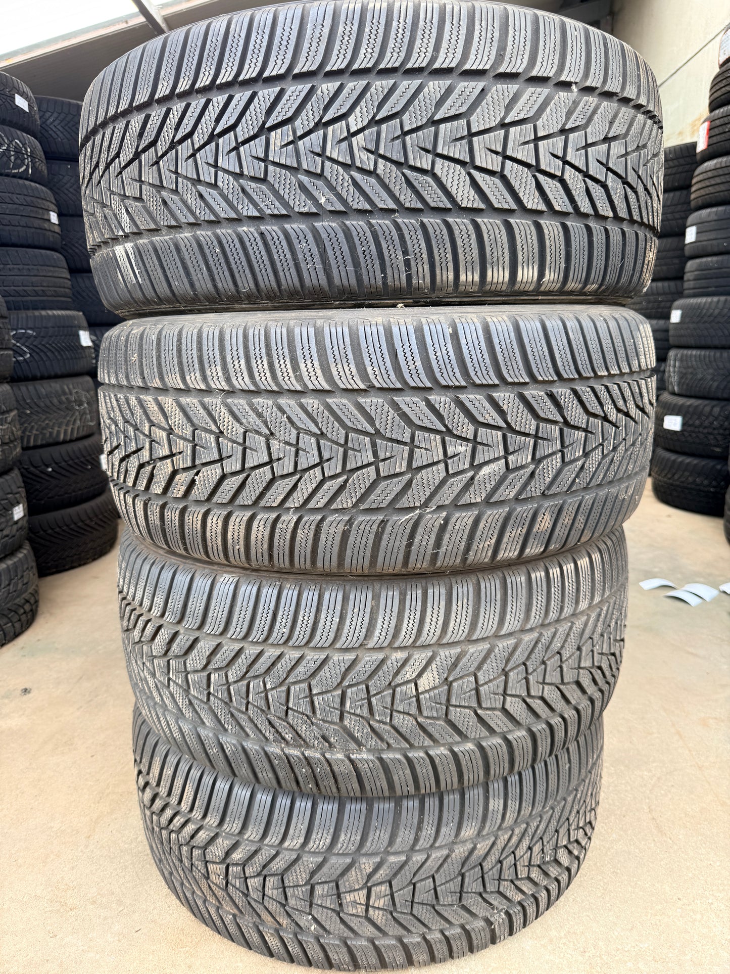 275/45/20-Invernali-Hankook - DOT 2023- Usato