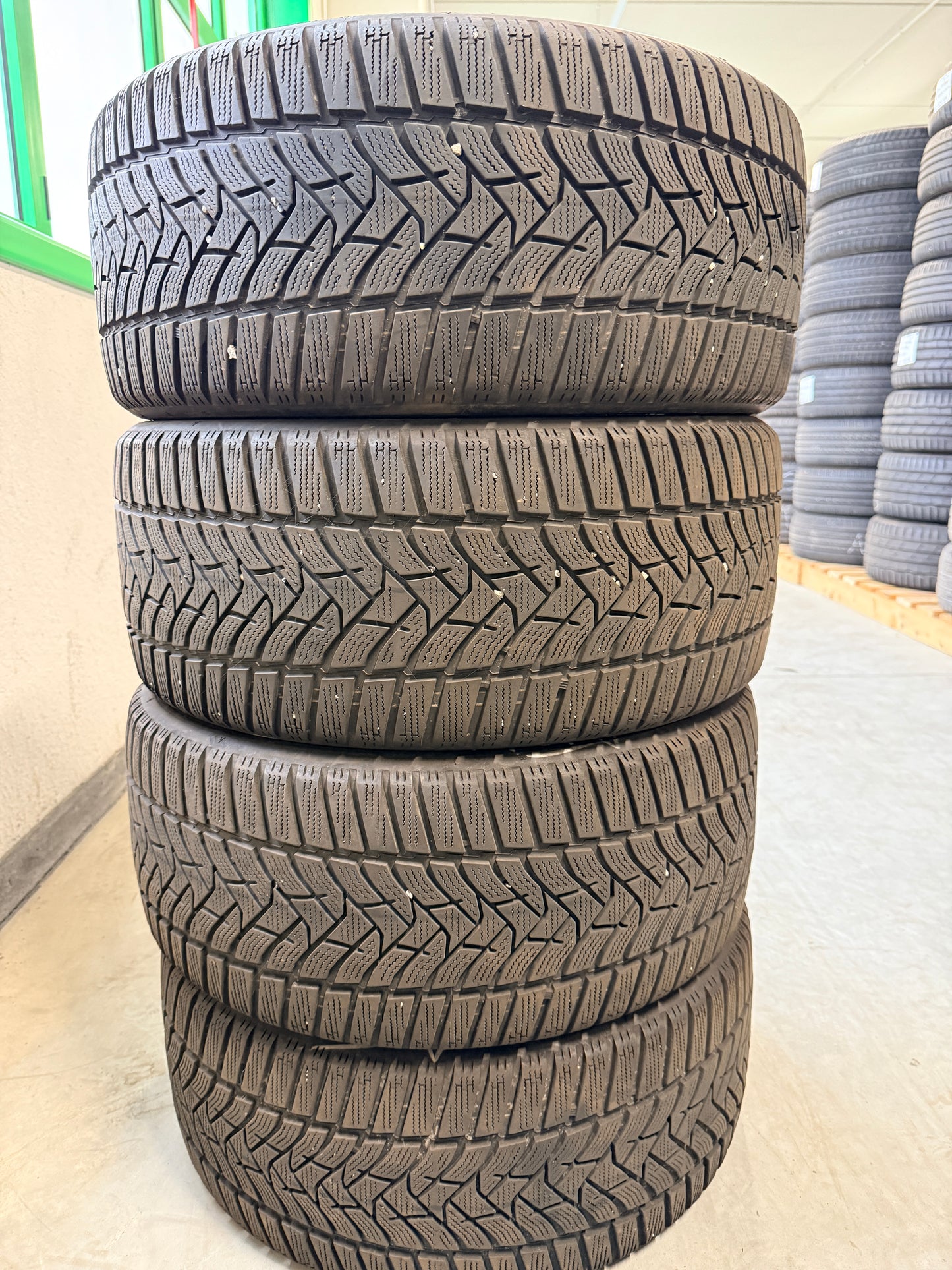 245/40/18 - Invernali - Dunlop - DOT 2020 - Usato