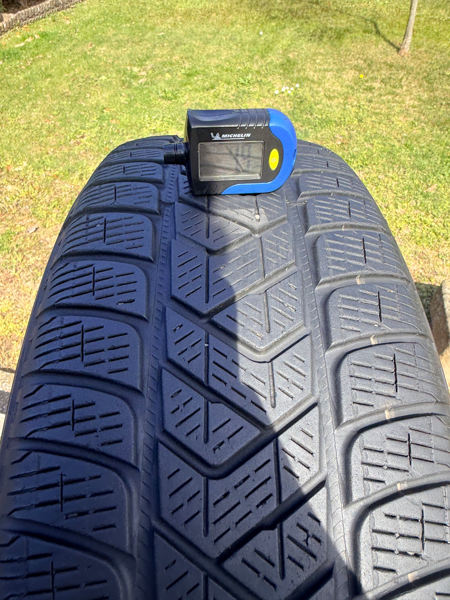 215/65/17 - Invernali - Pirelli - DOT 2021 - Usato
