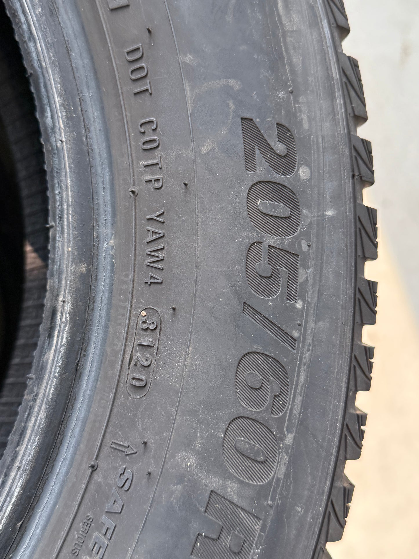 205/60/16 - Invernali - Kumho - DOT 2020 - Usato