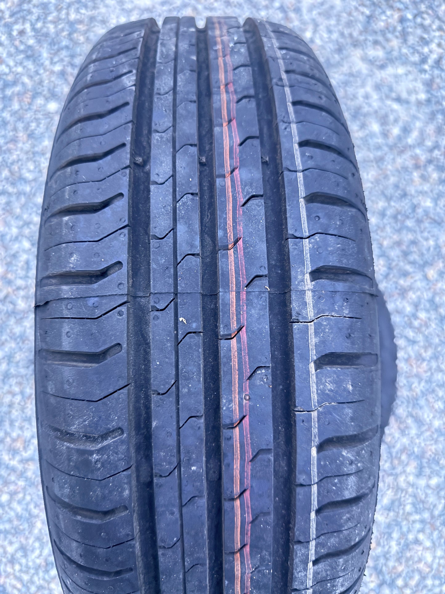 175/65/14 - Estive - Continental - DOT 2018 - Demo