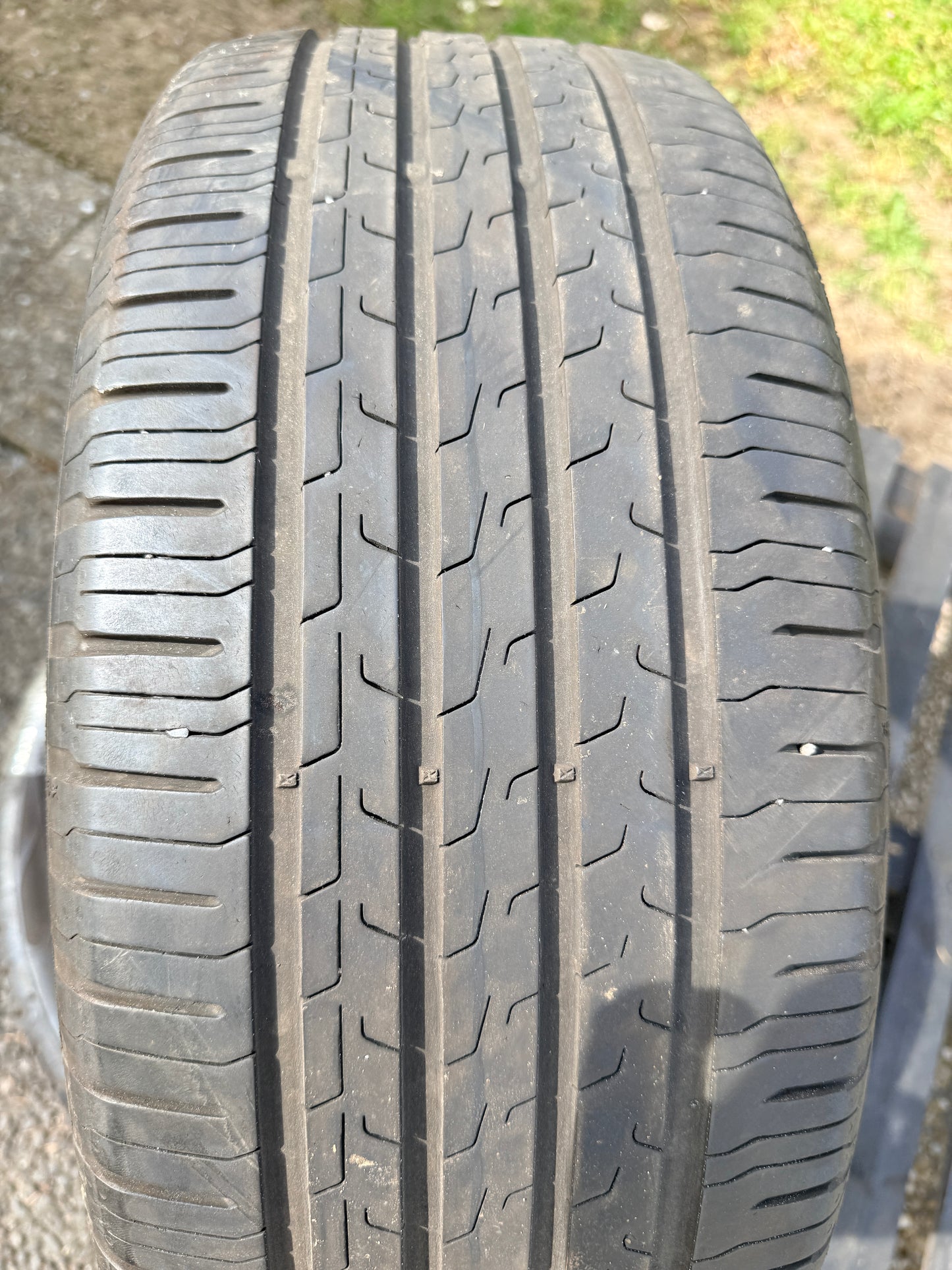 235/50/19 - Estive - Continental - DOT 2021 - Usato