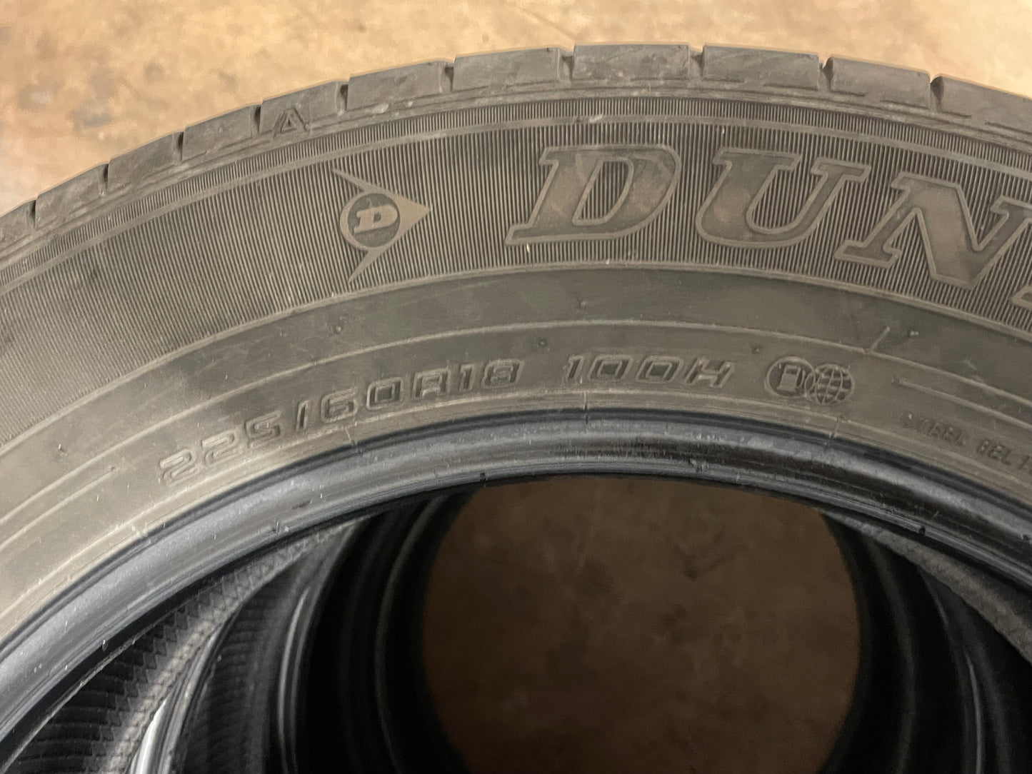 225/60/18 - estivi - Dunlop - DOT 2022 - Usato