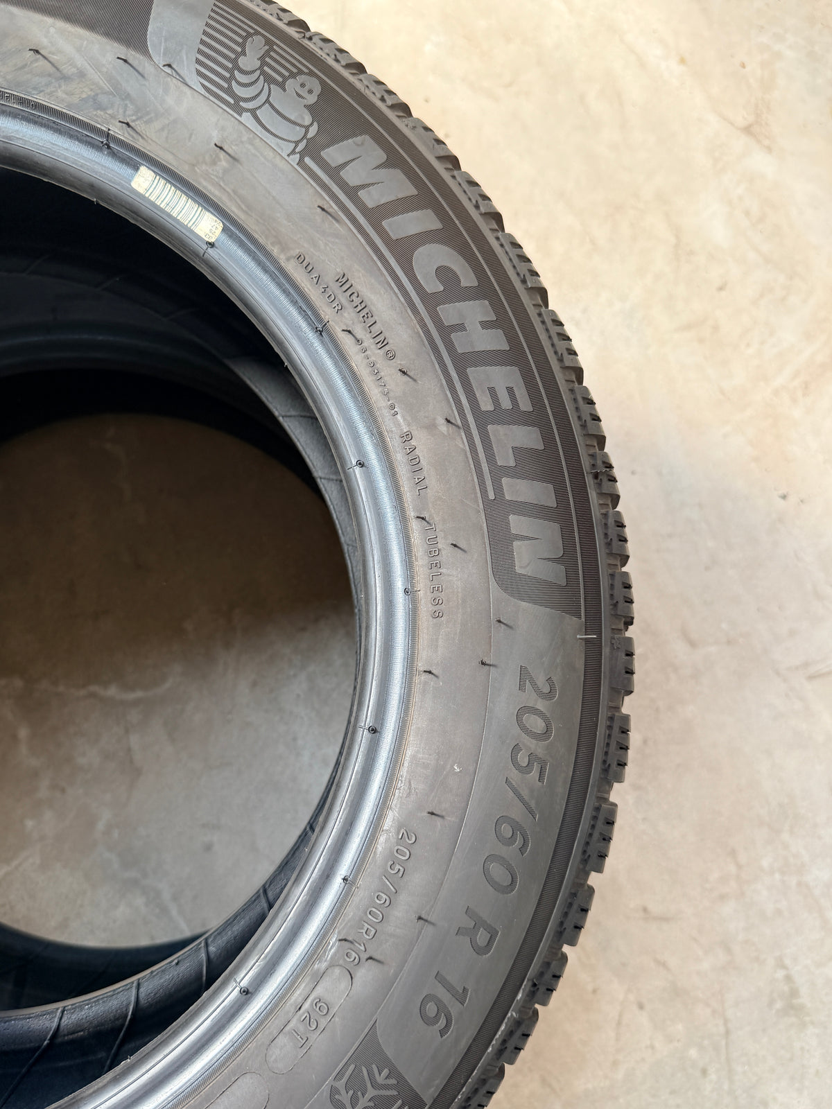 205/60/16 - Invernali - Michelin - DOT 2022 - Usato