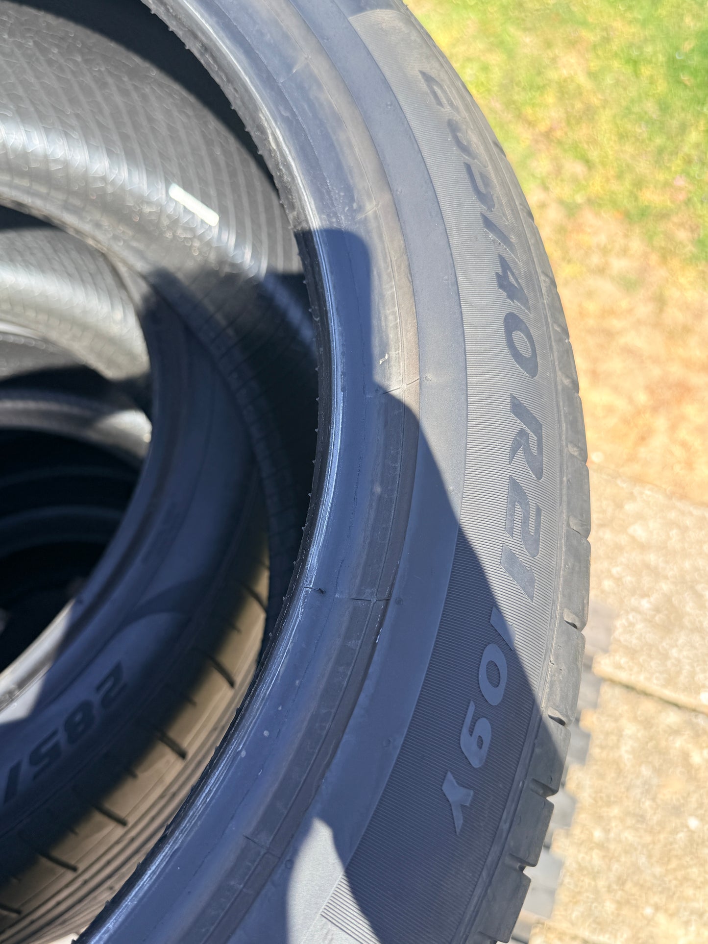 285/40/21 - Estive - Pirelli - DOT 2019 - Usato