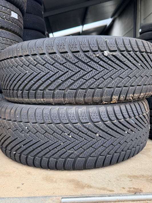 215/60/17 - Invernali - Pirelli - DOT 2025 - Usato
